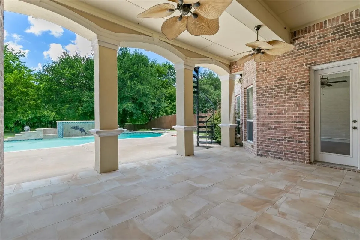 Single Family Residence For Sale in Tarrant County , 8945 Waterchase Circle, Fort Worth, Texas 76120, 5 Bedroom, 5 Bathroom, 3 Garage spaces, 5,125 Sqft, built in 2004, Price $1,130,000, mls#20986437, Real Estate Agent in Fort Worth, Homes For Sale in Tarrant county, Homes For Sale in Fort Worth, Realtor in Fort Worth Texas, Real Estate Brokerage Independent Realty Texas, Luminita Cordes Realtor