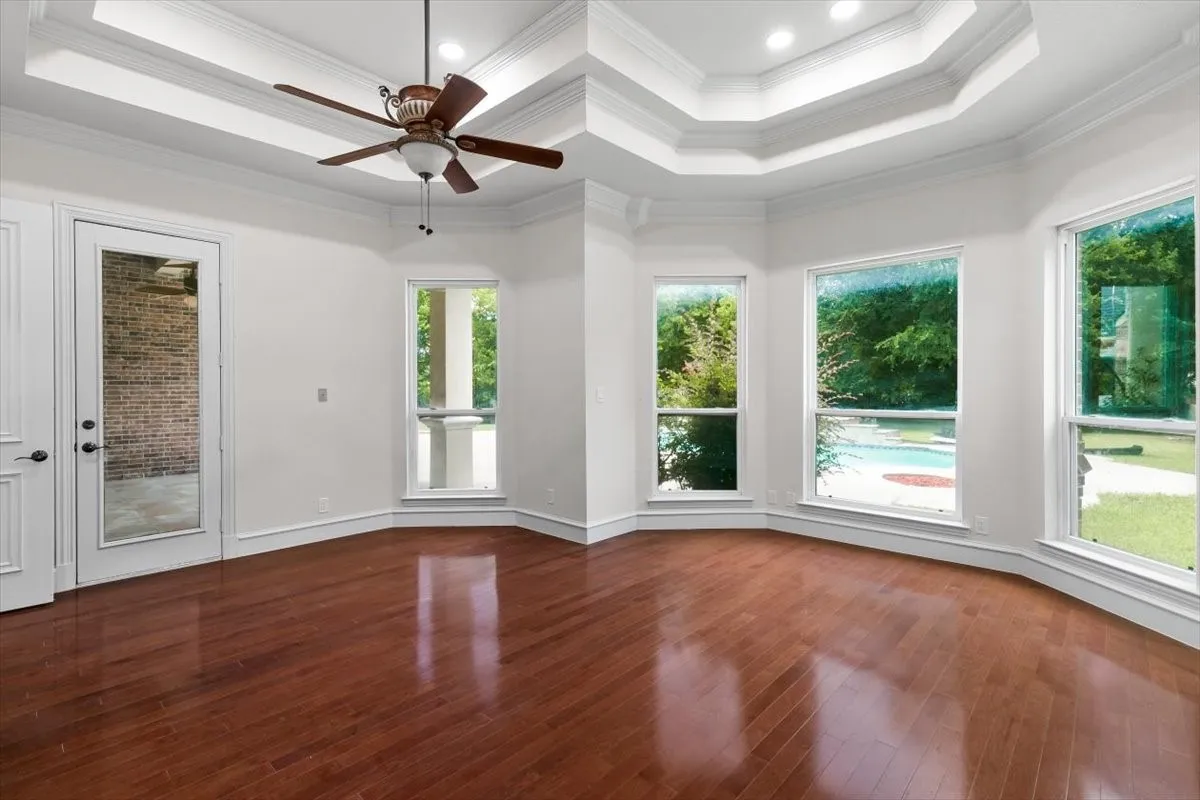 Single Family Residence For Sale in Tarrant County , 8945 Waterchase Circle, Fort Worth, Texas 76120, 5 Bedroom, 5 Bathroom, 3 Garage spaces, 5,125 Sqft, built in 2004, Price $1,130,000, mls#20986437, Real Estate Agent in Fort Worth, Homes For Sale in Tarrant county, Homes For Sale in Fort Worth, Realtor in Fort Worth Texas, Real Estate Brokerage Independent Realty Texas, Luminita Cordes Realtor