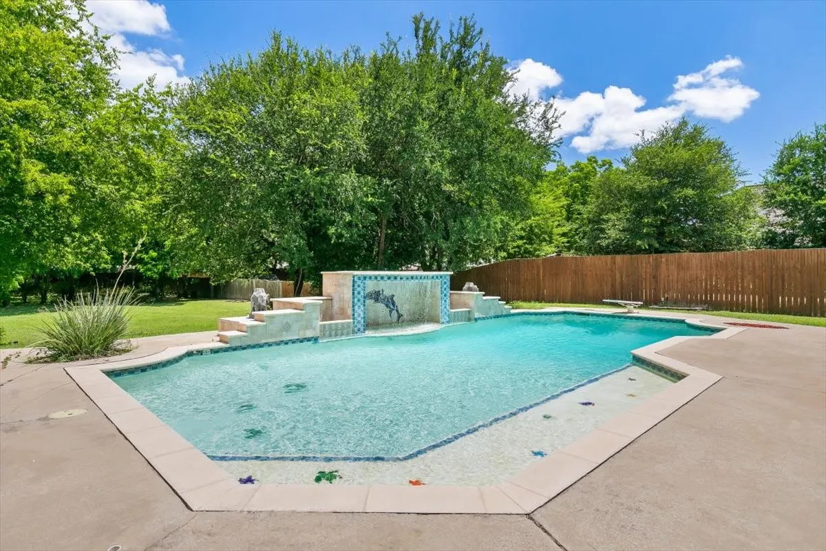 Single Family Residence For Sale in Tarrant County , 8945 Waterchase Circle, Fort Worth, Texas 76120, 5 Bedroom, 5 Bathroom, 3 Garage spaces, 5,125 Sqft, built in 2004, Price $1,130,000, mls#20986437, Real Estate Agent in Fort Worth, Homes For Sale in Tarrant county, Homes For Sale in Fort Worth, Realtor in Fort Worth Texas, Real Estate Brokerage Independent Realty Texas, Luminita Cordes Realtor