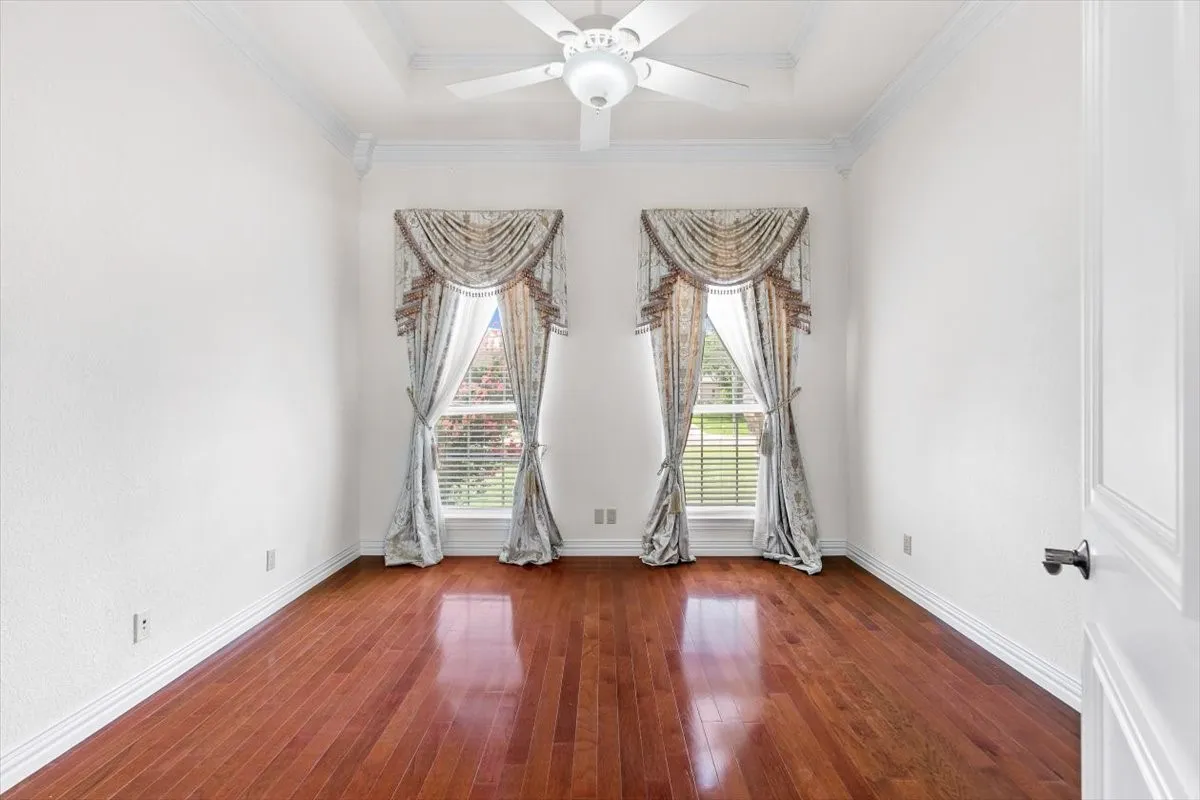 Single Family Residence For Sale in Tarrant County , 8945 Waterchase Circle, Fort Worth, Texas 76120, 5 Bedroom, 5 Bathroom, 3 Garage spaces, 5,125 Sqft, built in 2004, Price $1,130,000, mls#20986437, Real Estate Agent in Fort Worth, Homes For Sale in Tarrant county, Homes For Sale in Fort Worth, Realtor in Fort Worth Texas, Real Estate Brokerage Independent Realty Texas, Luminita Cordes Realtor