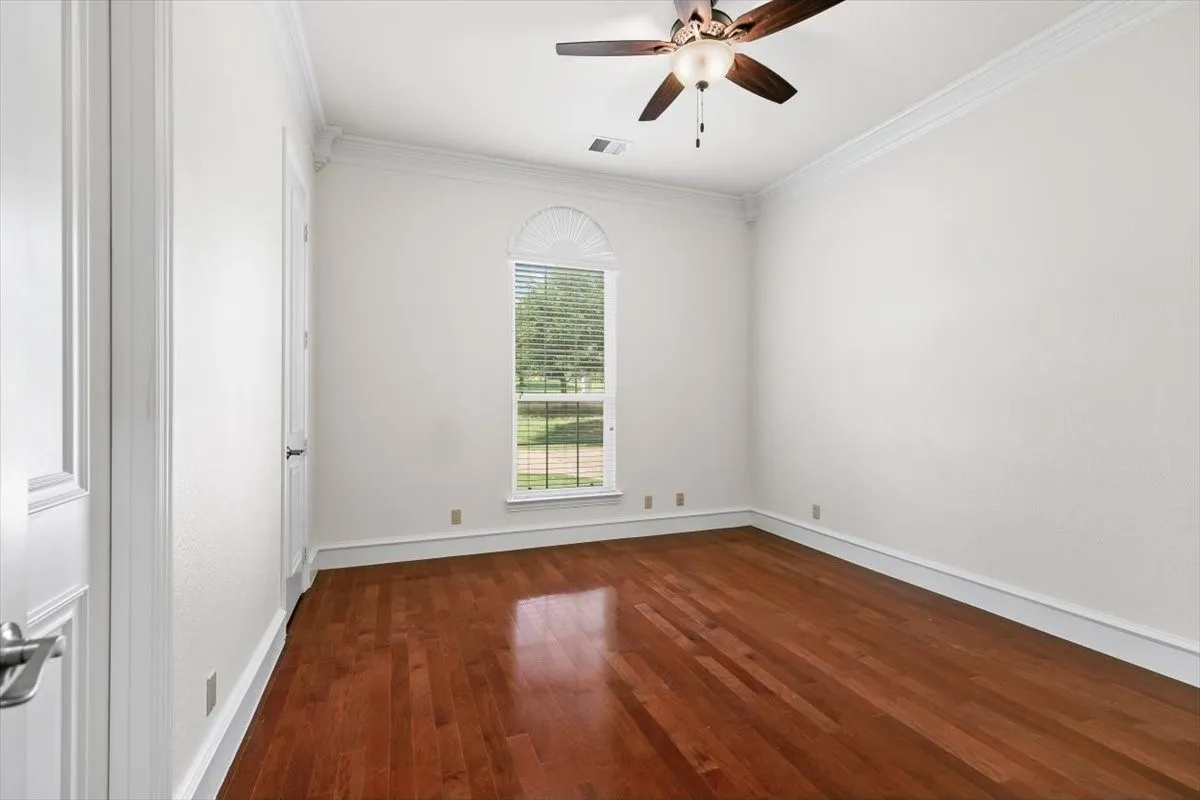 Single Family Residence For Sale in Tarrant County , 8945 Waterchase Circle, Fort Worth, Texas 76120, 5 Bedroom, 5 Bathroom, 3 Garage spaces, 5,125 Sqft, built in 2004, Price $1,130,000, mls#20986437, Real Estate Agent in Fort Worth, Homes For Sale in Tarrant county, Homes For Sale in Fort Worth, Realtor in Fort Worth Texas, Real Estate Brokerage Independent Realty Texas, Luminita Cordes Realtor