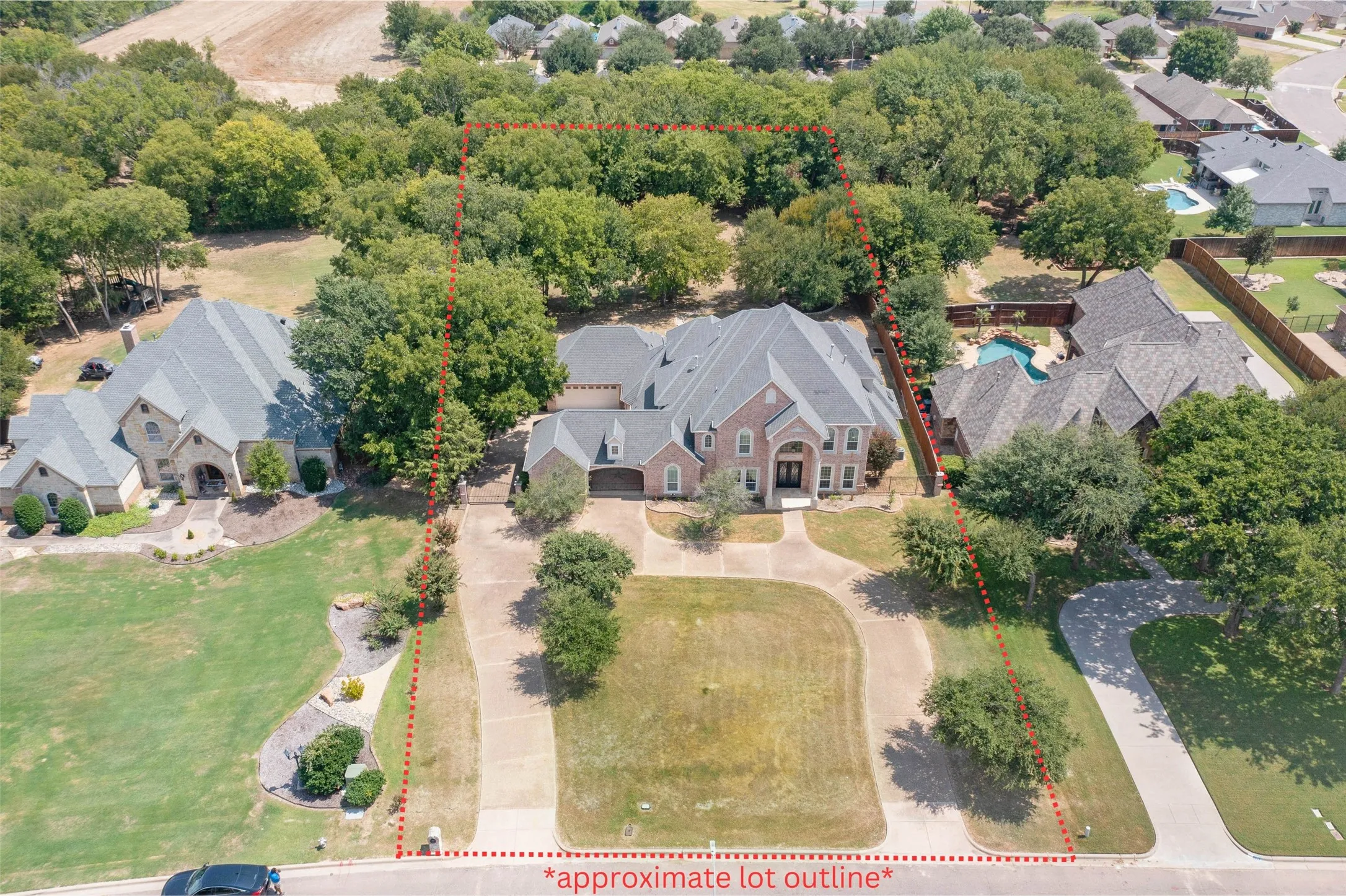 Single Family Residence For Sale in Tarrant County , 8945 Waterchase Circle, Fort Worth, Texas 76120, 5 Bedroom, 5 Bathroom, 3 Garage spaces, 5,125 Sqft, built in 2004, Price $1,130,000, mls#20986437, Real Estate Agent in Fort Worth, Homes For Sale in Tarrant county, Homes For Sale in Fort Worth, Realtor in Fort Worth Texas, Real Estate Brokerage Independent Realty Texas, Luminita Cordes Realtor