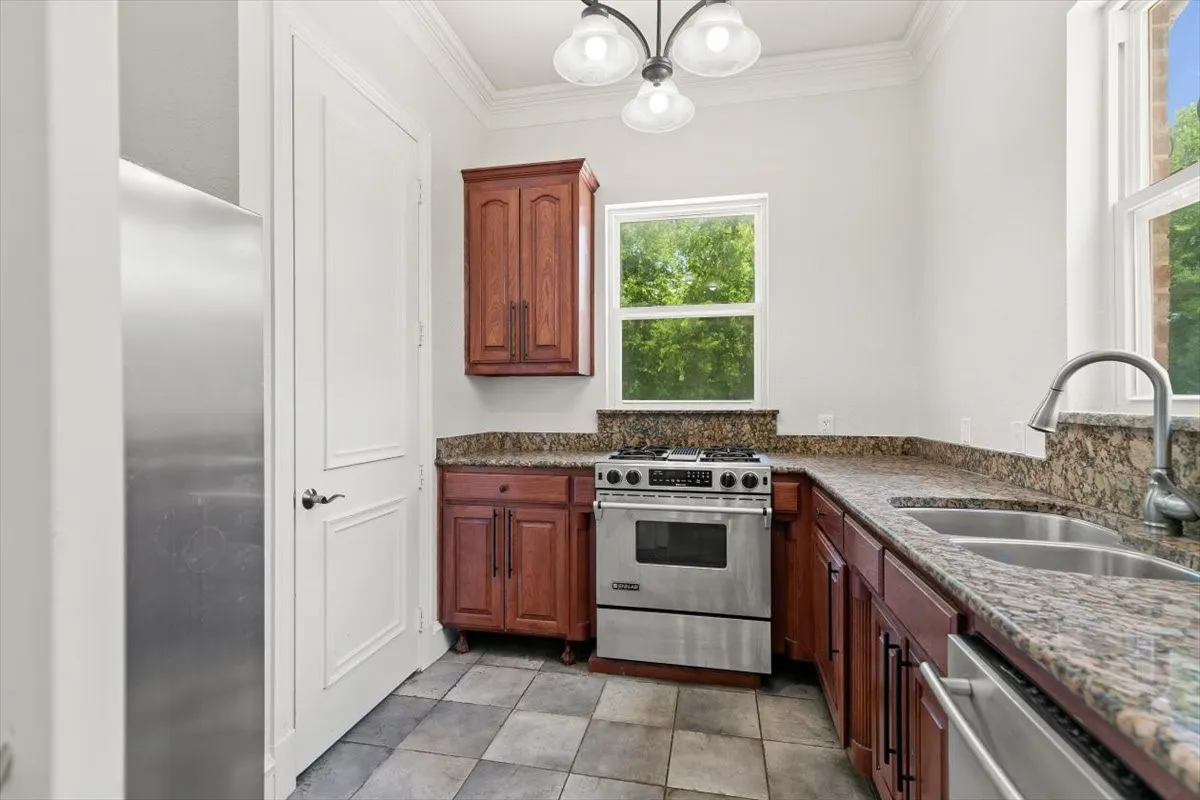 Single Family Residence For Sale in Tarrant County , 8945 Waterchase Circle, Fort Worth, Texas 76120, 5 Bedroom, 5 Bathroom, 3 Garage spaces, 5,125 Sqft, built in 2004, Price $1,130,000, mls#20986437, Real Estate Agent in Fort Worth, Homes For Sale in Tarrant county, Homes For Sale in Fort Worth, Realtor in Fort Worth Texas, Real Estate Brokerage Independent Realty Texas, Luminita Cordes Realtor
