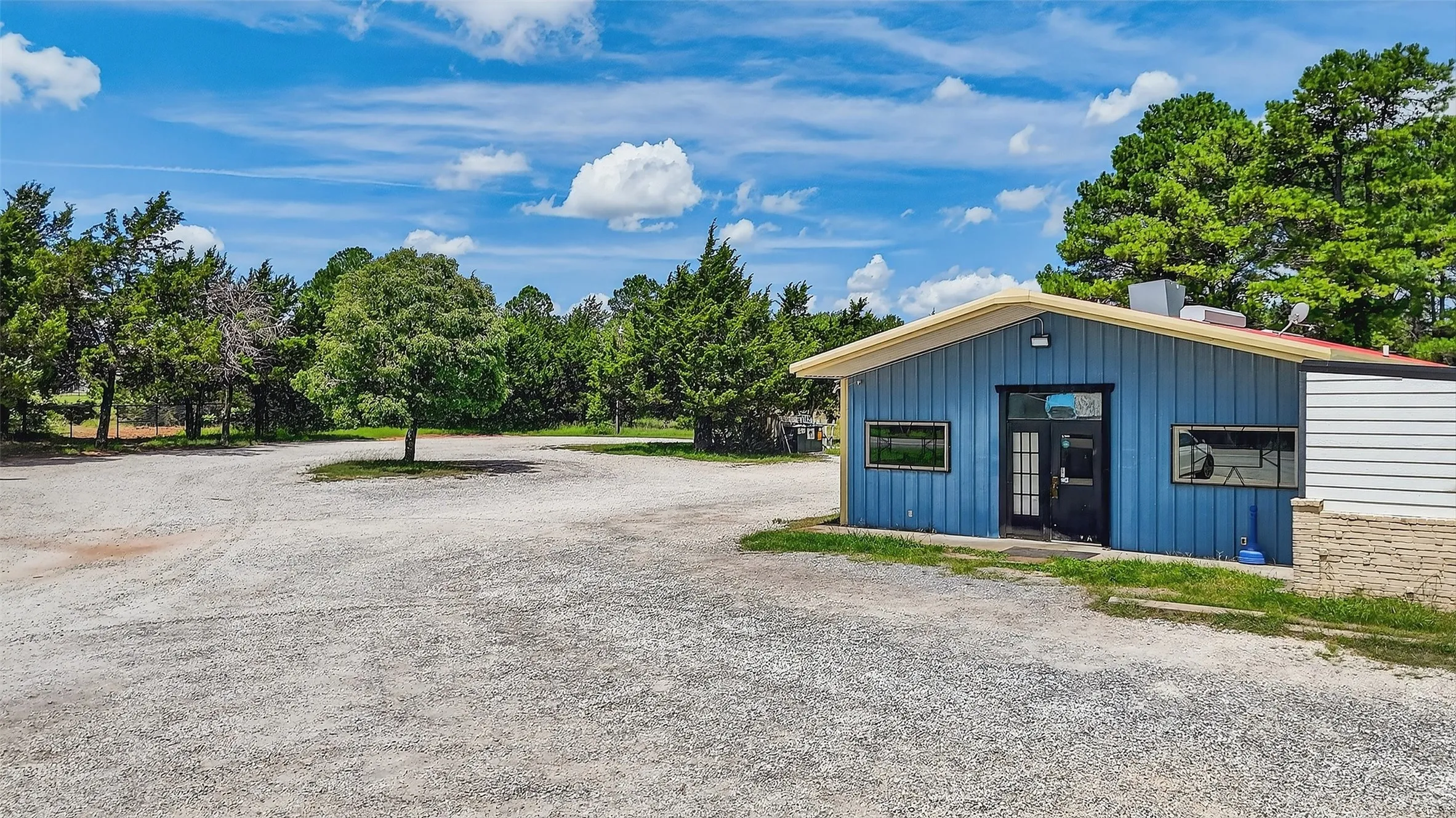Business For Sale in Grayson County , 31083 US Highway 377, Gordonville, Texas 76245, 0, 0, Garage spaces, 0 Sqft, built in 1998, Price $595,000, mls#20987899, Real Estate Agent in Gordonville, Homes For Sale in Grayson county, Homes For Sale in Gordonville, Realtor in Gordonville Texas, Real Estate Brokerage Independent Realty Texas, Luminita Cordes Realtor