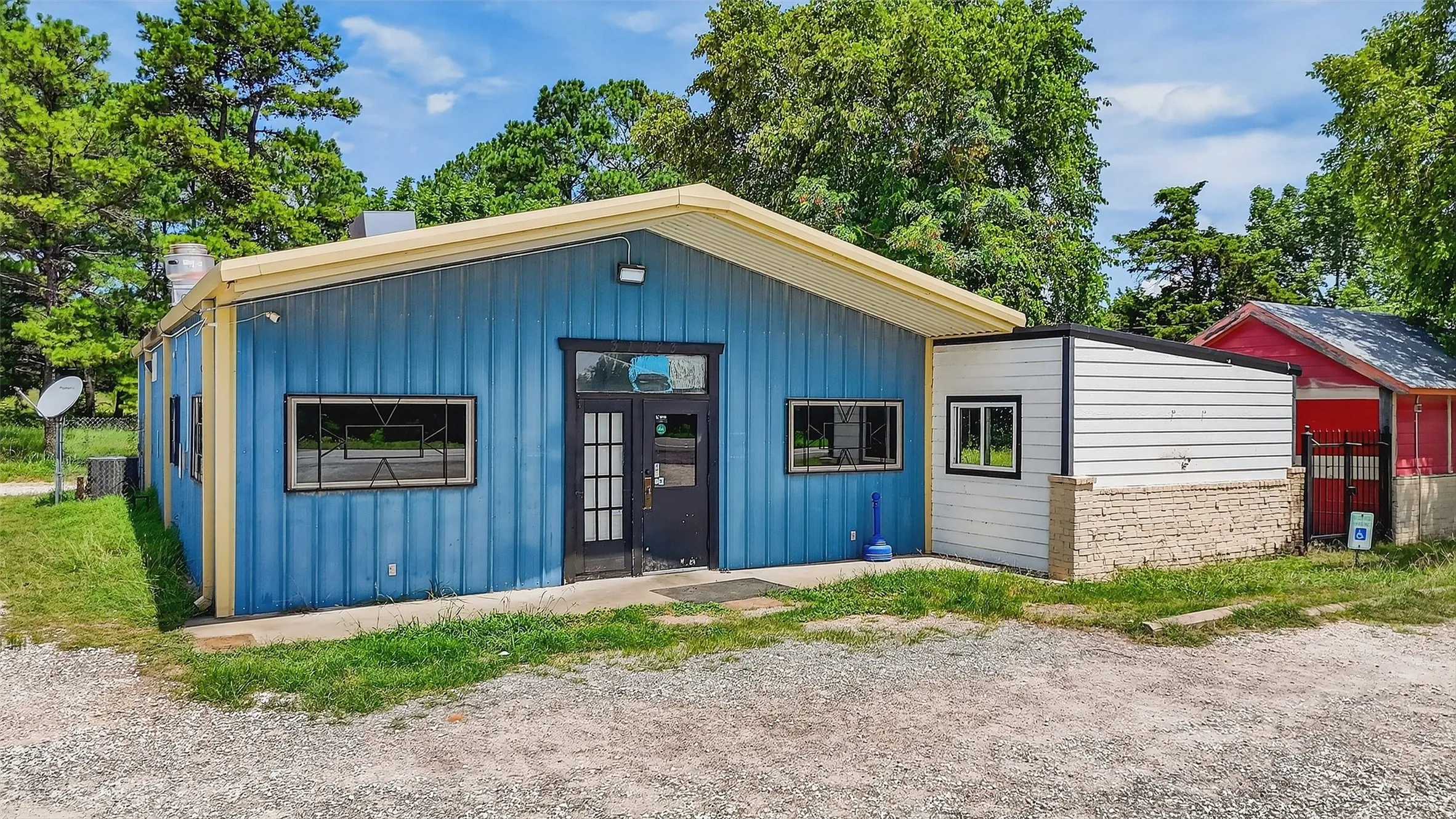 Business For Sale in Grayson County , 31083 US Highway 377, Gordonville, Texas 76245, 0, 0, Garage spaces, 0 Sqft, built in 1998, Price $595,000, mls#20987899, Real Estate Agent in Gordonville, Homes For Sale in Grayson county, Homes For Sale in Gordonville, Realtor in Gordonville Texas, Real Estate Brokerage Independent Realty Texas, Luminita Cordes Realtor
