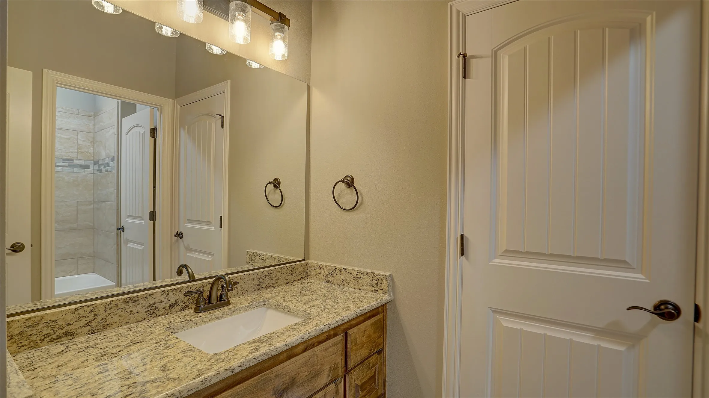 Single Family Residence For Sale in Henderson County , 13580 Rock Springs, Malakoff, Texas 75148, 4 Bedroom, 5 Bathroom, 3 Garage spaces, 2,953 Sqft, built in 2024, New Construction - Incomplete, mls#20988315, Real Estate Agent in Malakoff, Homes For Sale in Henderson county, Homes For Sale in Malakoff, Realtor in Malakoff Texas, Real Estate Brokerage Independent Realty Texas, Luminita Cordes Realtor