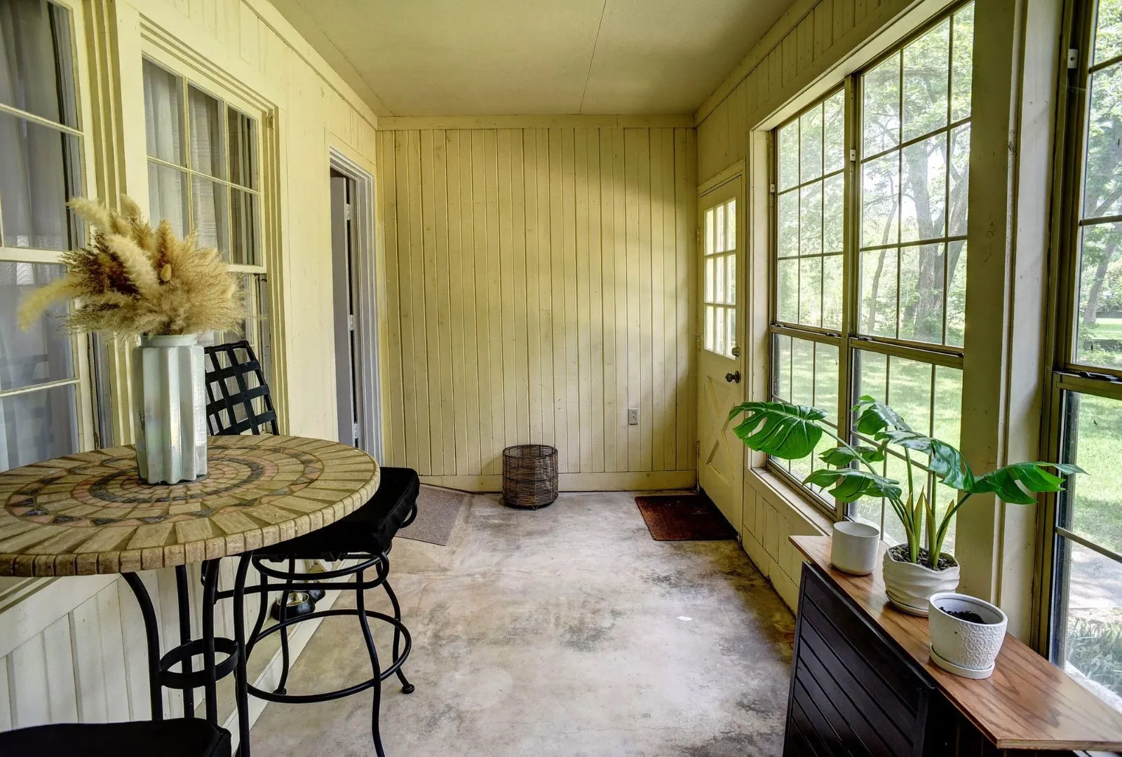 Single Family Residence For Sale in Travis County , 4703 Laguna Lane, Austin, Texas 78746, 3 Bedroom, 2 Bathroom, Garage spaces, 2,250 Sqft, built in 1970, mls#20988775, Real Estate Agent in Austin, Homes For Sale in Travis county, Homes For Sale in Austin, Realtor in Austin Texas, Real Estate Brokerage Independent Realty Texas, Luminita Cordes Realtor