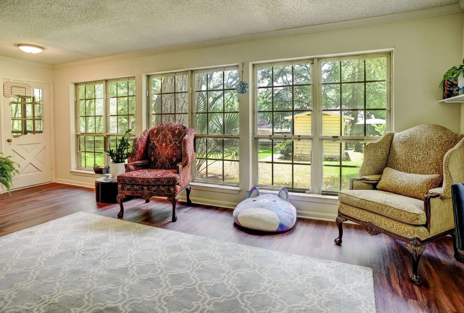 Single Family Residence For Sale in Travis County , 4703 Laguna Lane, Austin, Texas 78746, 3 Bedroom, 2 Bathroom, Garage spaces, 2,250 Sqft, built in 1970, mls#20988775, Real Estate Agent in Austin, Homes For Sale in Travis county, Homes For Sale in Austin, Realtor in Austin Texas, Real Estate Brokerage Independent Realty Texas, Luminita Cordes Realtor