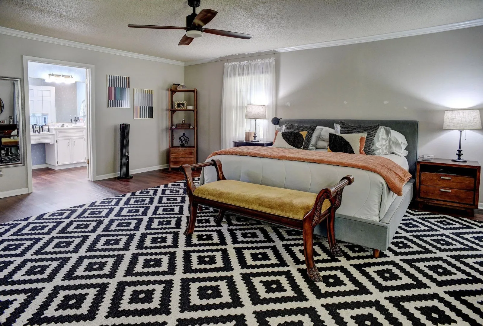 Single Family Residence For Sale in Travis County , 4703 Laguna Lane, Austin, Texas 78746, 3 Bedroom, 2 Bathroom, Garage spaces, 2,250 Sqft, built in 1970, mls#20988775, Real Estate Agent in Austin, Homes For Sale in Travis county, Homes For Sale in Austin, Realtor in Austin Texas, Real Estate Brokerage Independent Realty Texas, Luminita Cordes Realtor