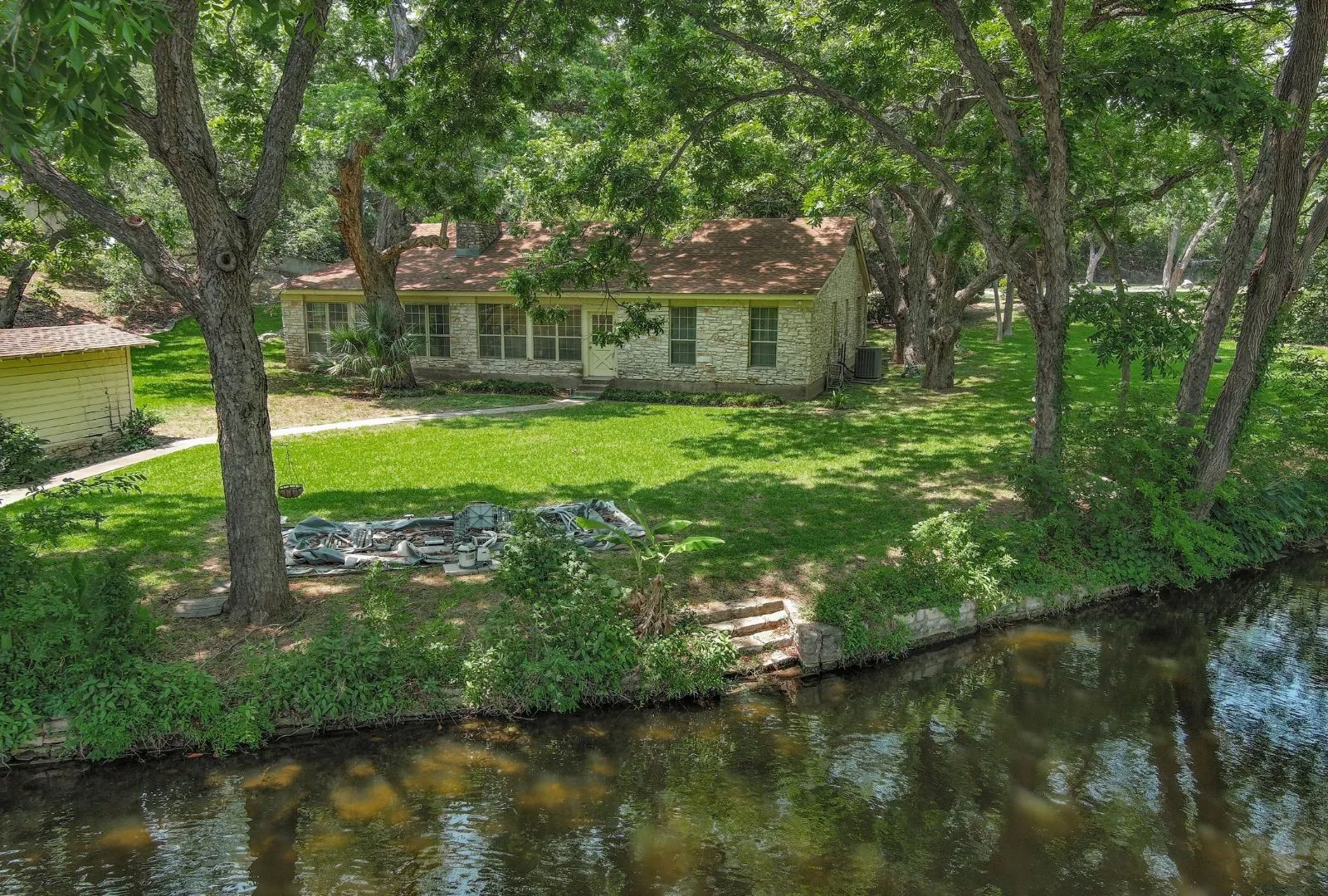 Single Family Residence For Sale in Travis County , 4703 Laguna Lane, Austin, Texas 78746, 3 Bedroom, 2 Bathroom, Garage spaces, 2,250 Sqft, built in 1970, mls#20988775, Real Estate Agent in Austin, Homes For Sale in Travis county, Homes For Sale in Austin, Realtor in Austin Texas, Real Estate Brokerage Independent Realty Texas, Luminita Cordes Realtor