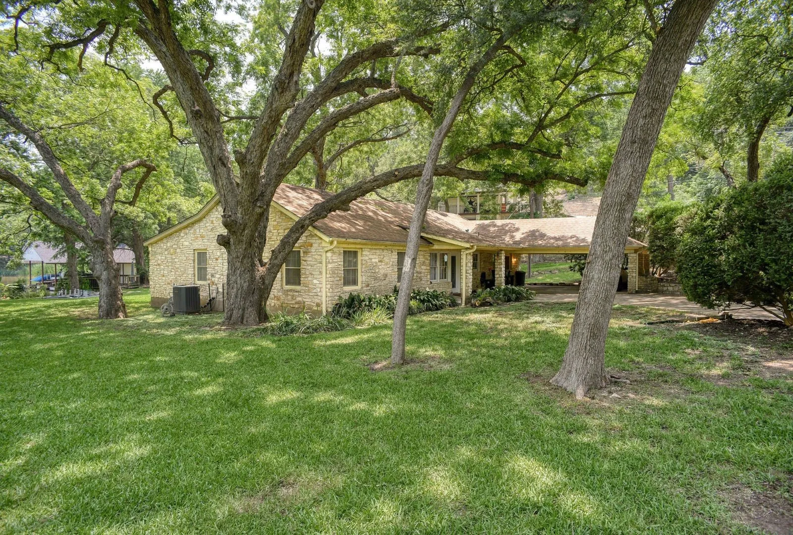 Single Family Residence For Sale in Travis County , 4703 Laguna Lane, Austin, Texas 78746, 3 Bedroom, 2 Bathroom, Garage spaces, 2,250 Sqft, built in 1970, mls#20988775, Real Estate Agent in Austin, Homes For Sale in Travis county, Homes For Sale in Austin, Realtor in Austin Texas, Real Estate Brokerage Independent Realty Texas, Luminita Cordes Realtor