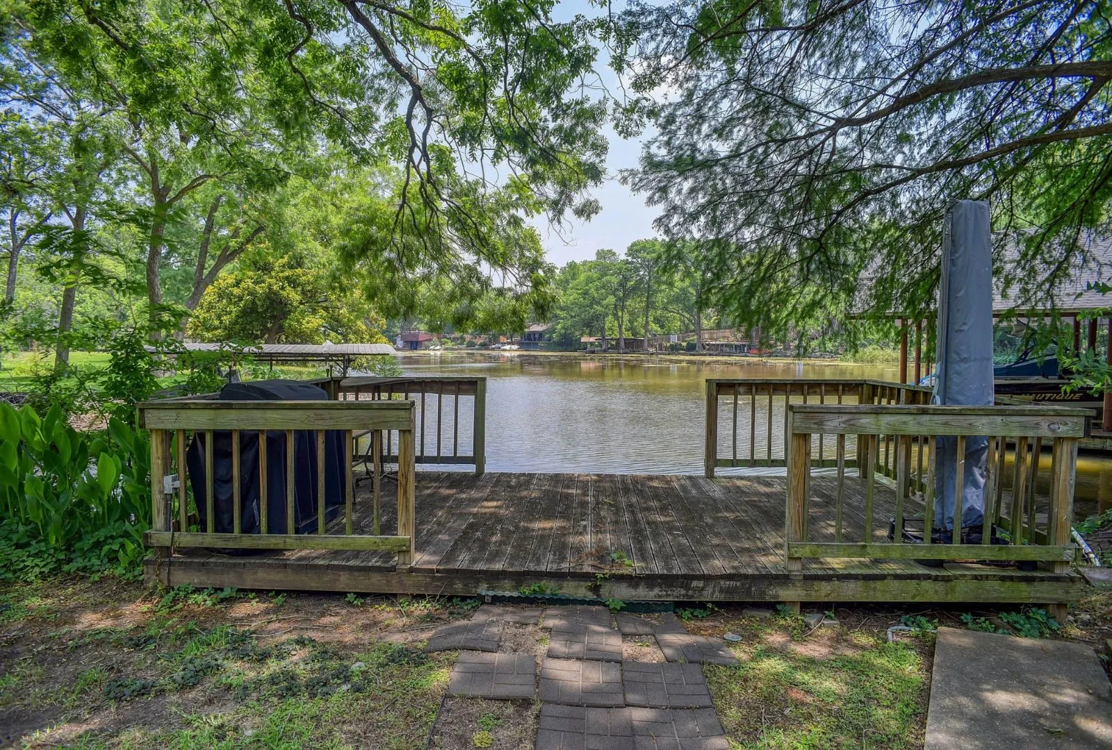 Single Family Residence For Sale in Travis County , 4703 Laguna Lane, Austin, Texas 78746, 3 Bedroom, 2 Bathroom, Garage spaces, 2,250 Sqft, built in 1970, mls#20988775, Real Estate Agent in Austin, Homes For Sale in Travis county, Homes For Sale in Austin, Realtor in Austin Texas, Real Estate Brokerage Independent Realty Texas, Luminita Cordes Realtor