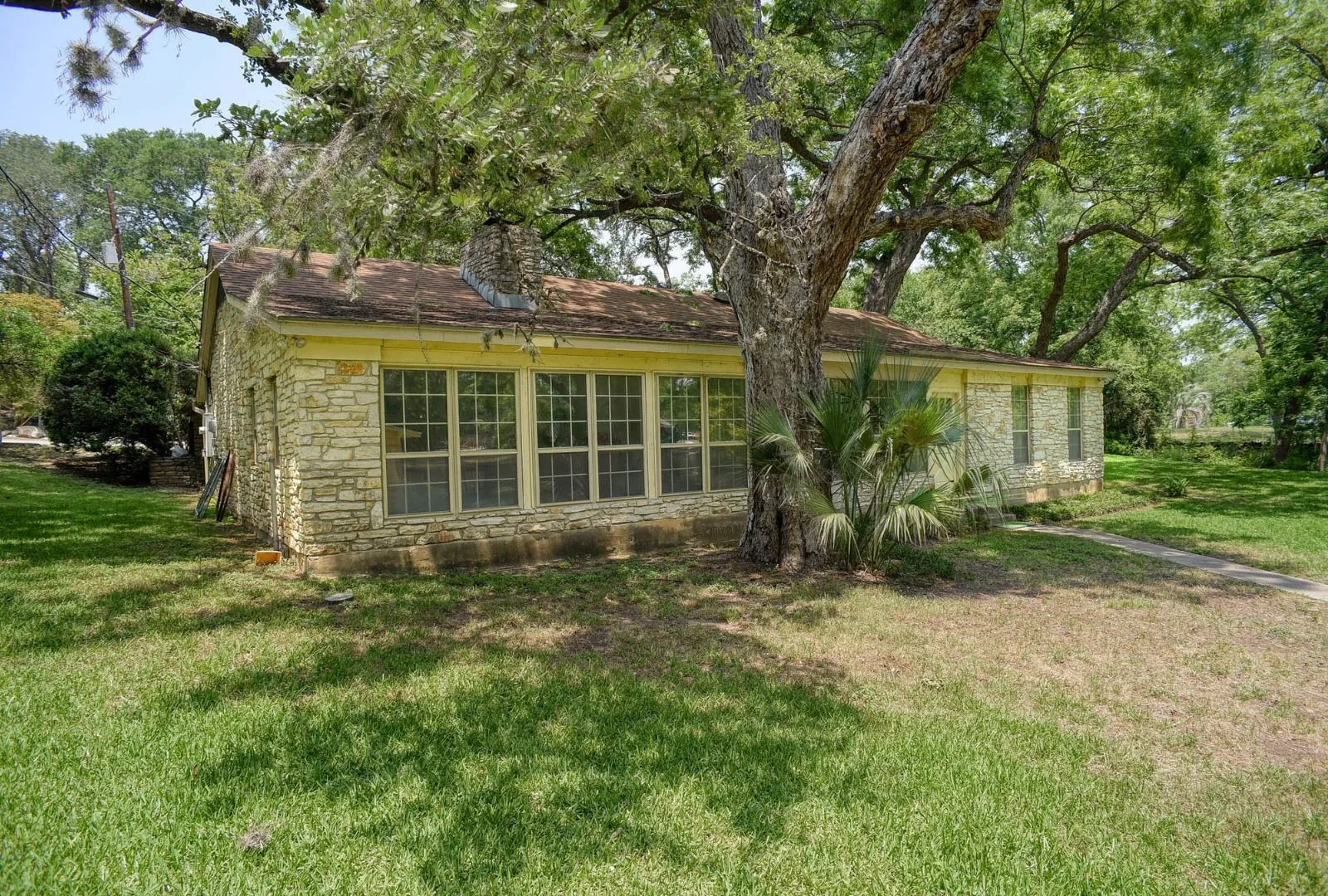 Single Family Residence For Sale in Travis County , 4703 Laguna Lane, Austin, Texas 78746, 3 Bedroom, 2 Bathroom, Garage spaces, 2,250 Sqft, built in 1970, mls#20988775, Real Estate Agent in Austin, Homes For Sale in Travis county, Homes For Sale in Austin, Realtor in Austin Texas, Real Estate Brokerage Independent Realty Texas, Luminita Cordes Realtor