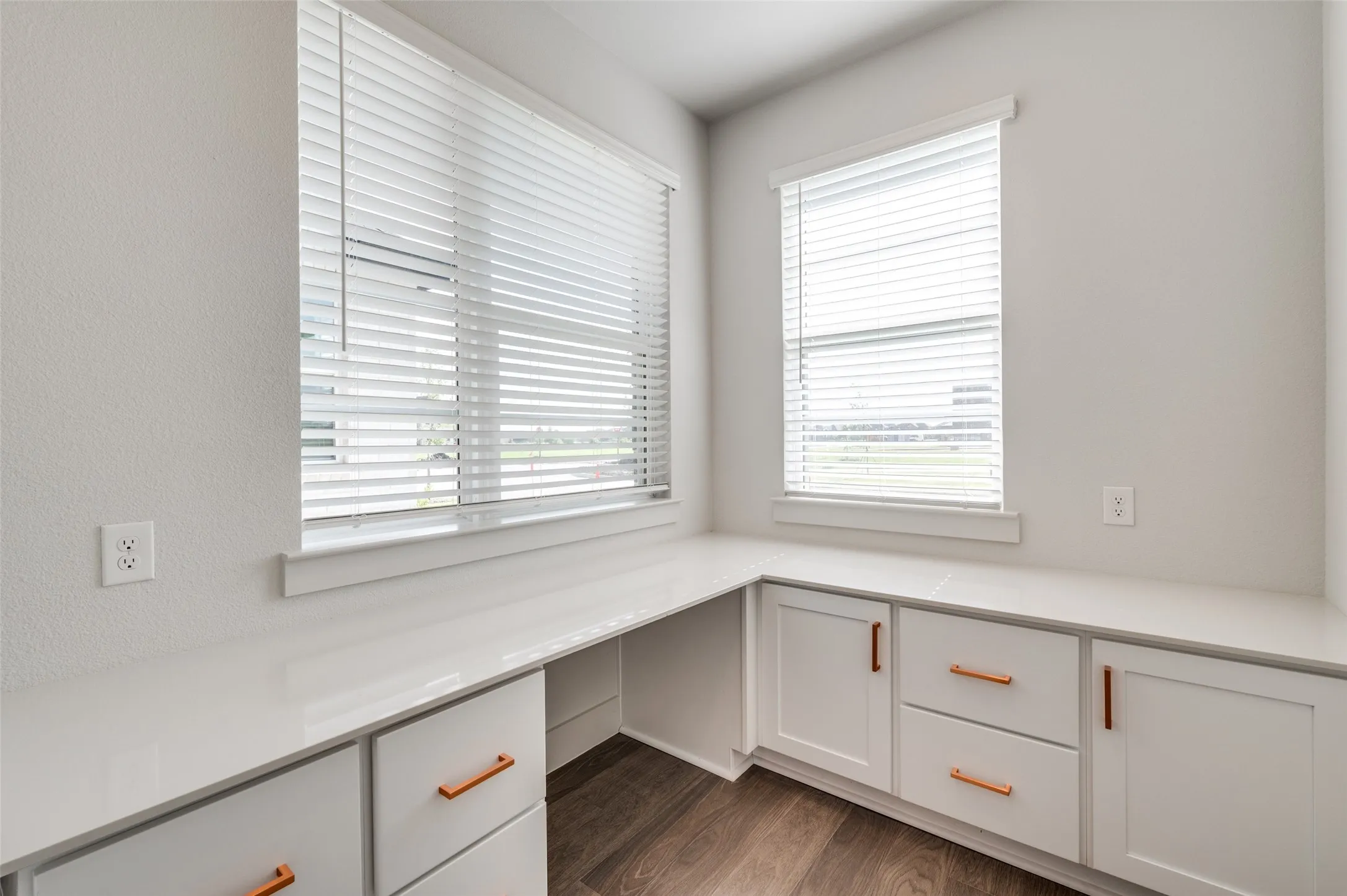 Townhouse For Sale in Denton County , 4553 Lamplights Drive, Celina, Texas 75078, 3 Bedrooms, 3 Bathrooms, 2 Garage spaces, 2,249 Sqft, built in 2024, New Construction - Complete, Price $397,900, mls#20987303, Real Estate Agent in Celina, Homes For Sale in Denton county, Homes For Sale in Celina, Realtor in Celina Texas, Real Estate Brokerage Independent Realty Texas, Luminita Cordes Realtor