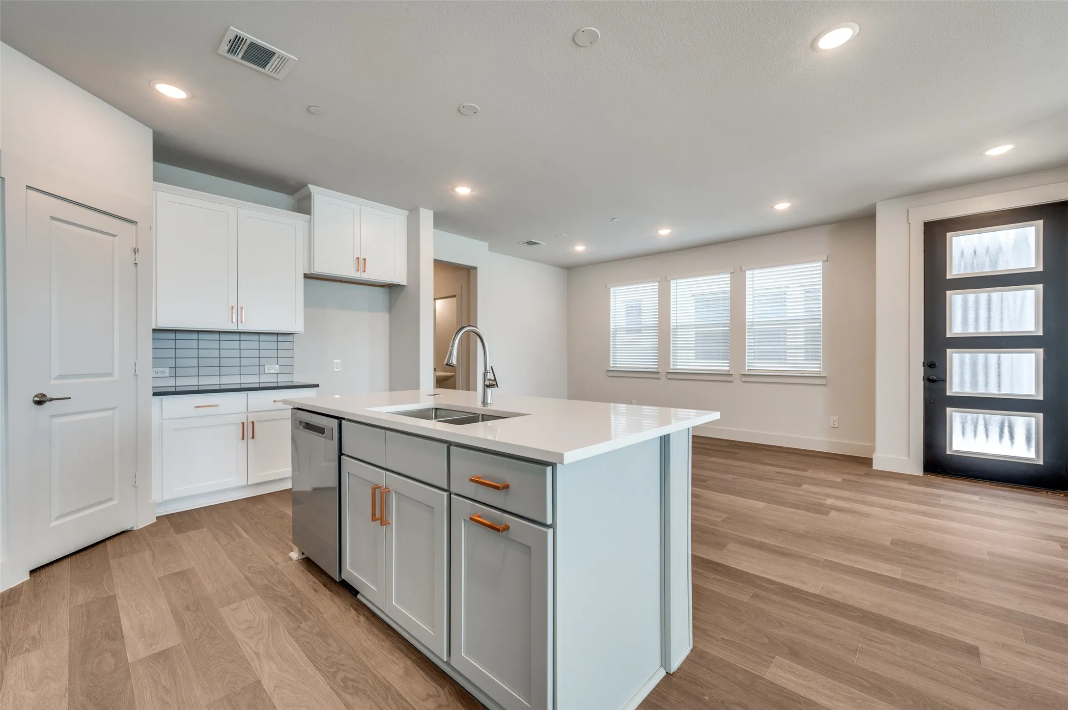 Townhouse For Sale in Denton County , 4553 Lamplights Drive, Celina, Texas 75078, 3 Bedrooms, 3 Bathrooms, 2 Garage spaces, 2,249 Sqft, built in 2024, New Construction - Complete, Price $397,900, mls#20987303, Real Estate Agent in Celina, Homes For Sale in Denton county, Homes For Sale in Celina, Realtor in Celina Texas, Real Estate Brokerage Independent Realty Texas, Luminita Cordes Realtor