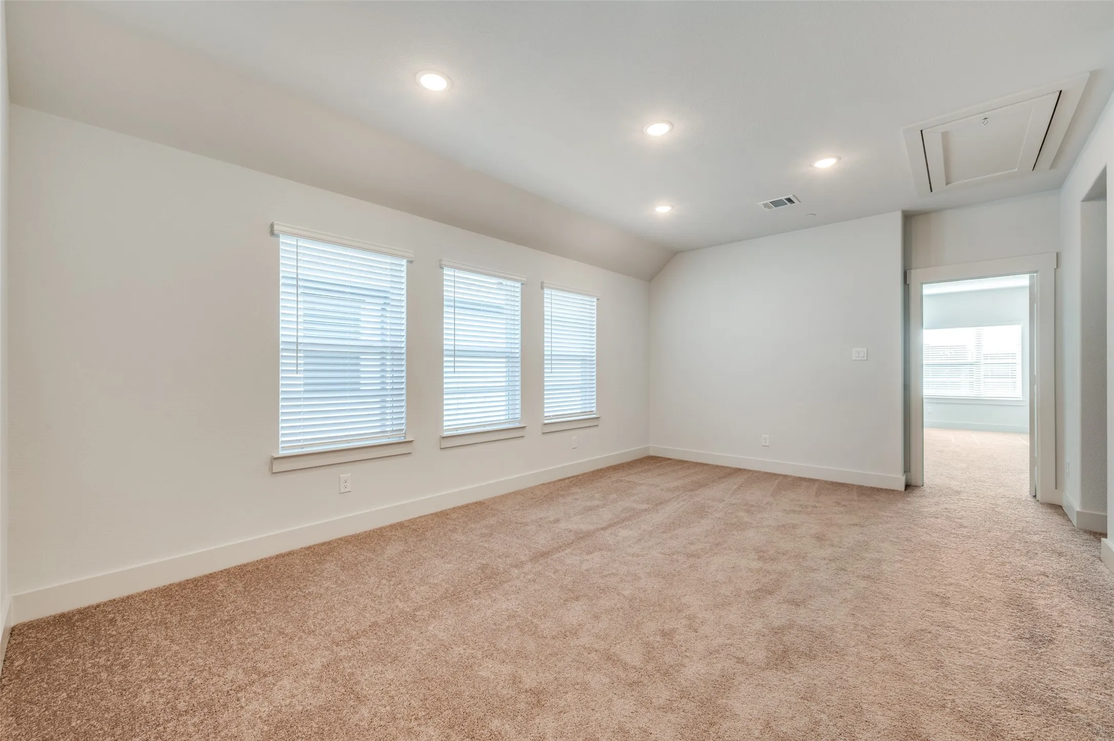 Townhouse For Sale in Denton County , 4553 Lamplights Drive, Celina, Texas 75078, 3 Bedrooms, 3 Bathrooms, 2 Garage spaces, 2,249 Sqft, built in 2024, New Construction - Complete, Price $397,900, mls#20987303, Real Estate Agent in Celina, Homes For Sale in Denton county, Homes For Sale in Celina, Realtor in Celina Texas, Real Estate Brokerage Independent Realty Texas, Luminita Cordes Realtor
