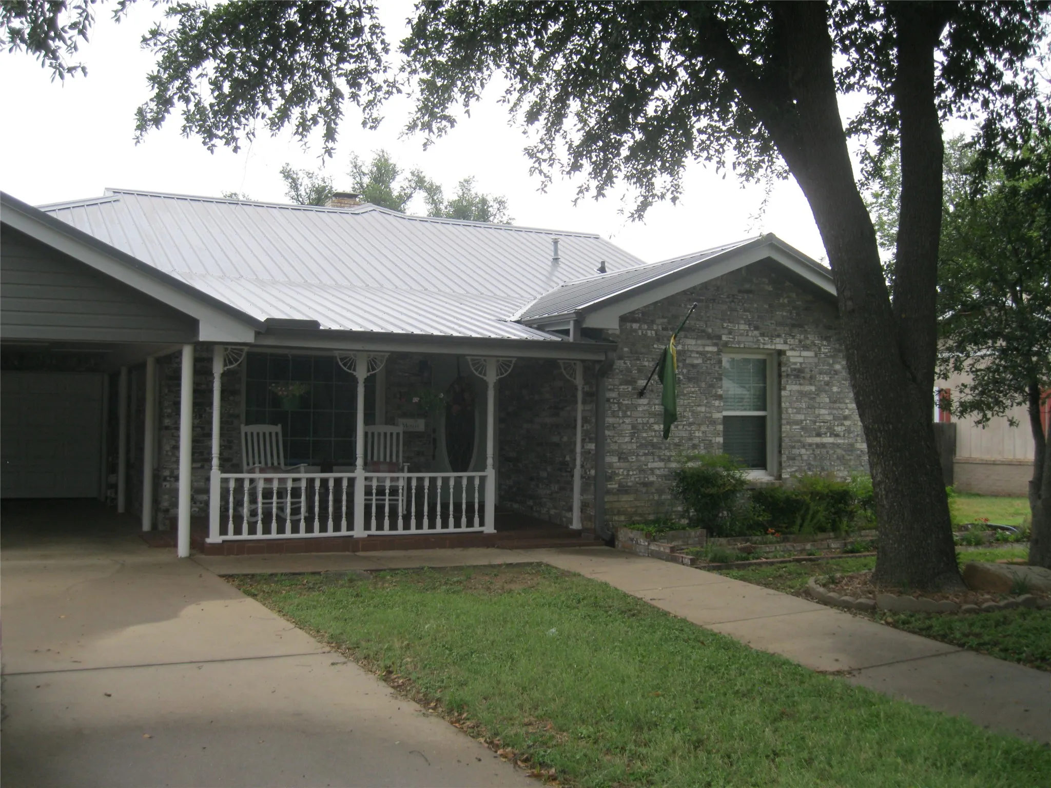 Single Family Residence For Sale in Stephens County , 1302 W Wheeler Street, Breckenridge, Texas 76424, 2 Bedroom, 3 Bathroom, 2 Garage spaces, 2,288 Sqft, built in 1963, mls#20985977, Real Estate Agent in Breckenridge, Homes For Sale in Stephens county, Homes For Sale in Breckenridge, Realtor in Breckenridge Texas, Real Estate Brokerage Independent Realty Texas, Luminita Cordes Realtor