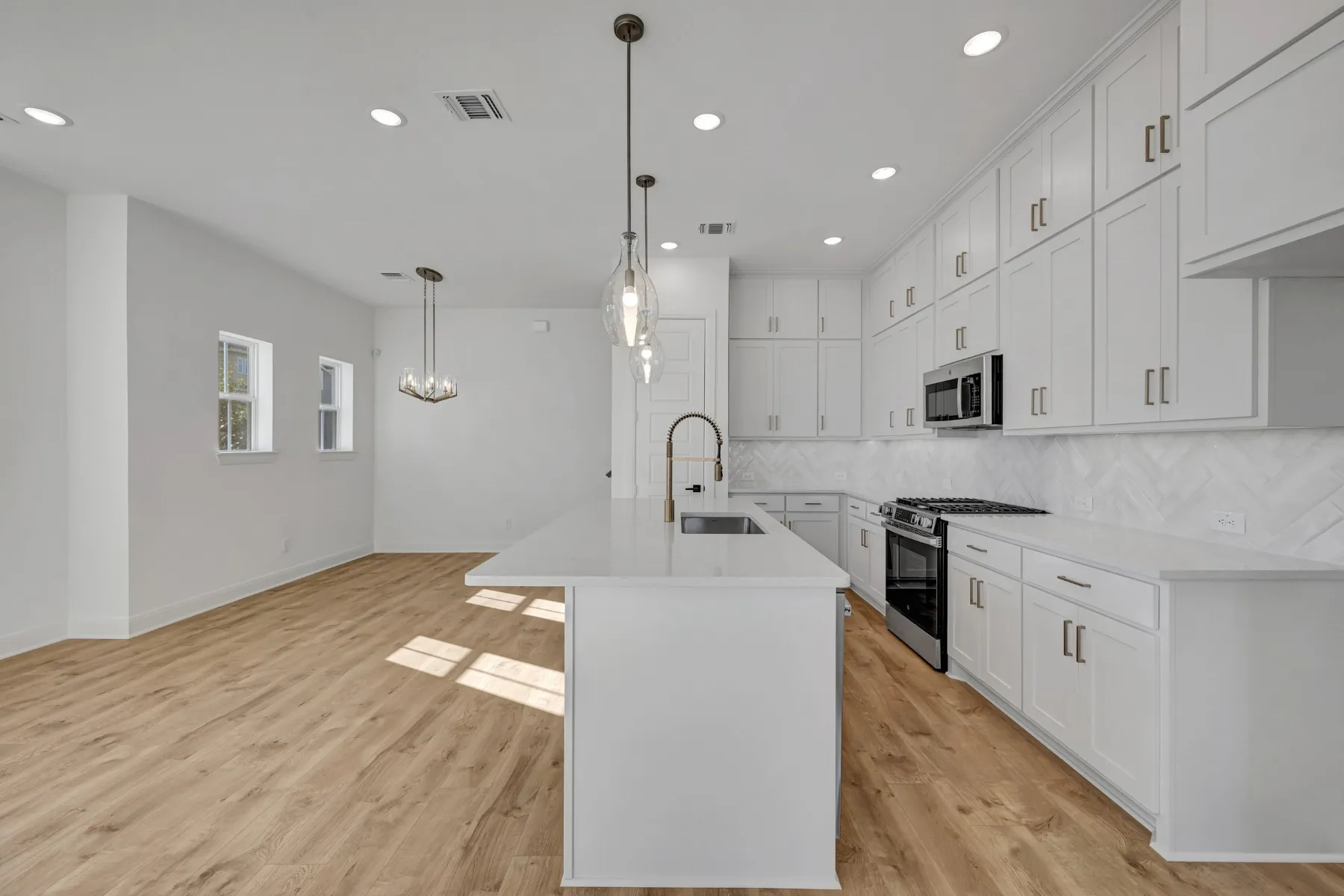 Single Family Residence For Sale in Collin County , 4716 Maxwell Drive, Mc Kinney, Texas 75071, 3 Bedroom, 3 Bathroom, 2 Garage spaces, 1,755 Sqft, built in 2025, New Construction - Complete, mls#20990978, Real Estate Agent in Mc Kinney, Homes For Sale in Collin county, Homes For Sale in Mc Kinney, Realtor in Mc Kinney Texas, Real Estate Brokerage Independent Realty Texas, Luminita Cordes Realtor