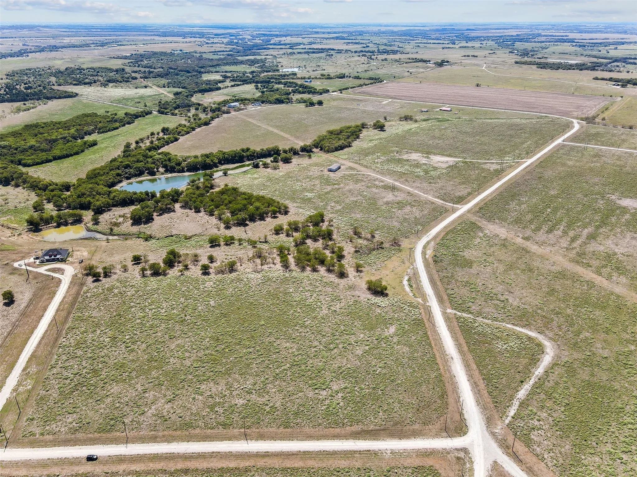 Bird's eye view featuring a rural view and a water view