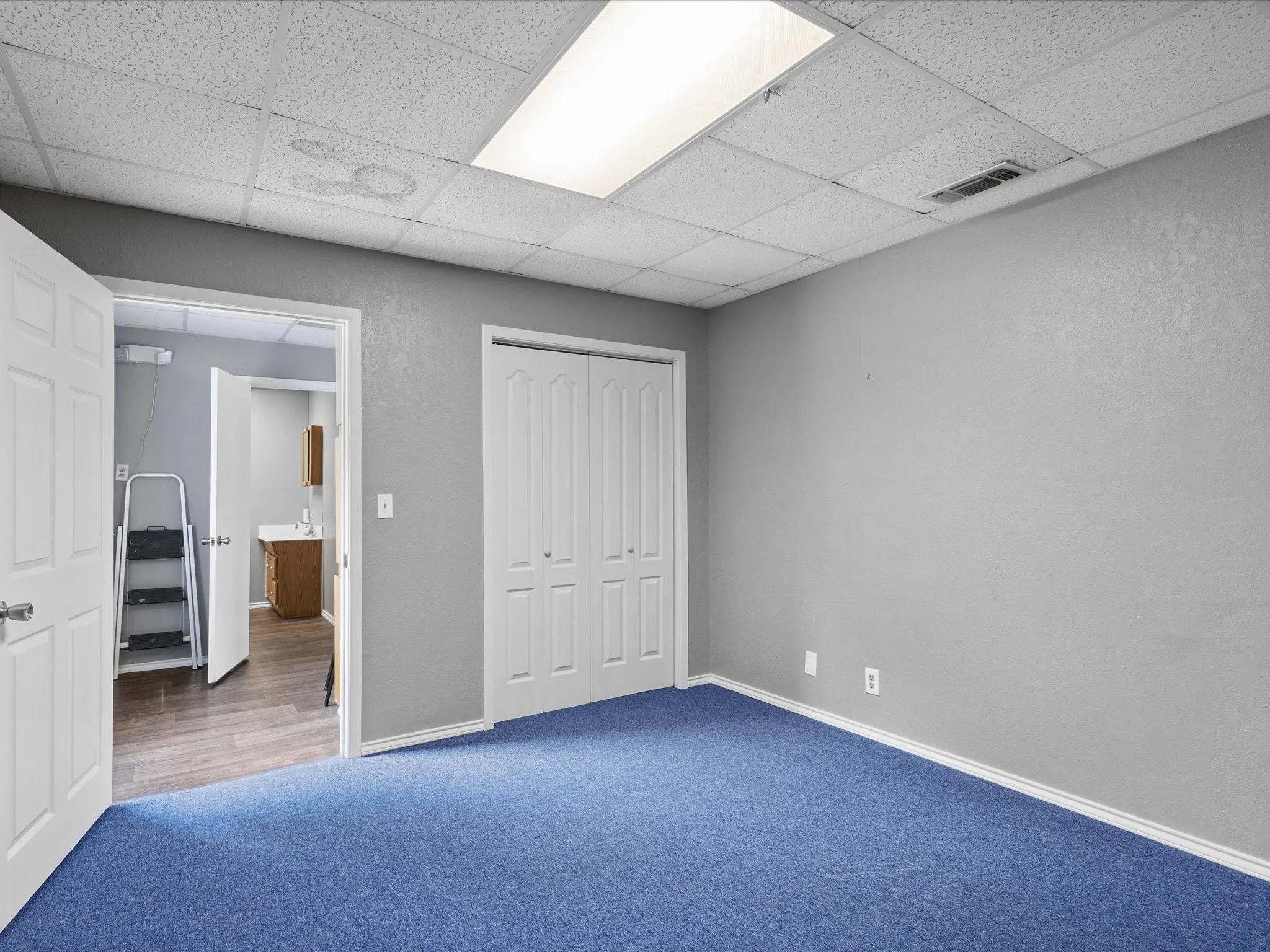 Business For Sale in Montague County , 413 E Wise Street, Bowie, Texas 76230, 0, 0, Garage spaces, 0 Sqft, built in 1998, Preowned, mls#20992088, Real Estate Agent in Bowie, Homes For Sale in Montague county, Homes For Sale in Bowie, Realtor in Bowie Texas, Real Estate Brokerage Independent Realty Texas, Luminita Cordes Realtor