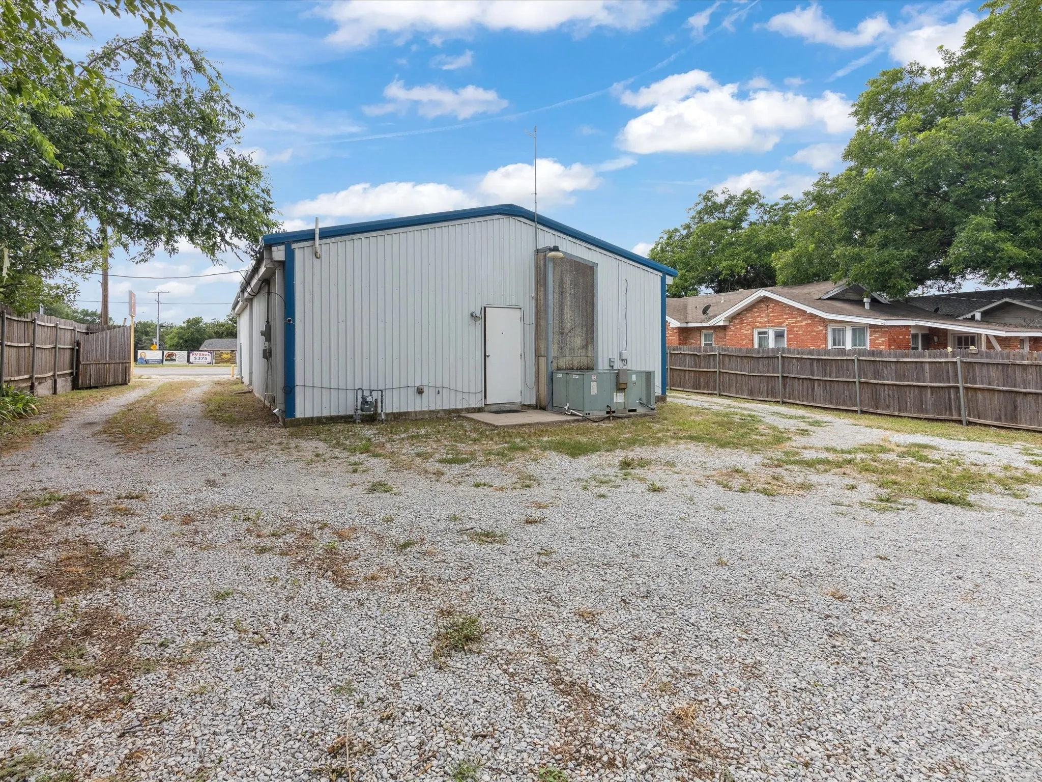 Business For Sale in Montague County , 413 E Wise Street, Bowie, Texas 76230, 0, 0, Garage spaces, 0 Sqft, built in 1998, Preowned, mls#20992088, Real Estate Agent in Bowie, Homes For Sale in Montague county, Homes For Sale in Bowie, Realtor in Bowie Texas, Real Estate Brokerage Independent Realty Texas, Luminita Cordes Realtor