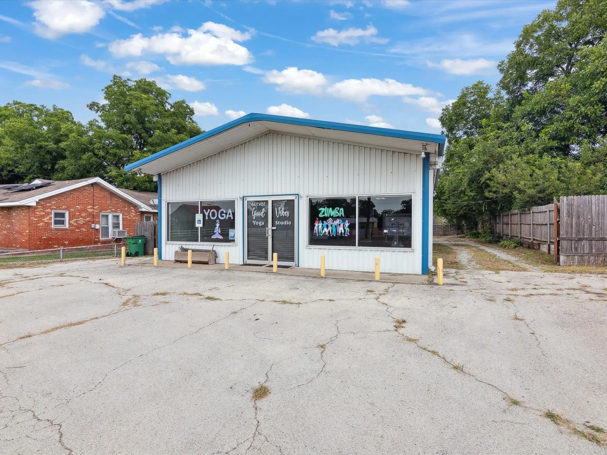 Business For Sale in Montague County , 413 E Wise Street, Bowie, Texas 76230, 0, 0, Garage spaces, 0 Sqft, built in 1998, Preowned, mls#20992088, Real Estate Agent in Bowie, Homes For Sale in Montague county, Homes For Sale in Bowie, Realtor in Bowie Texas, Real Estate Brokerage Independent Realty Texas, Luminita Cordes Realtor