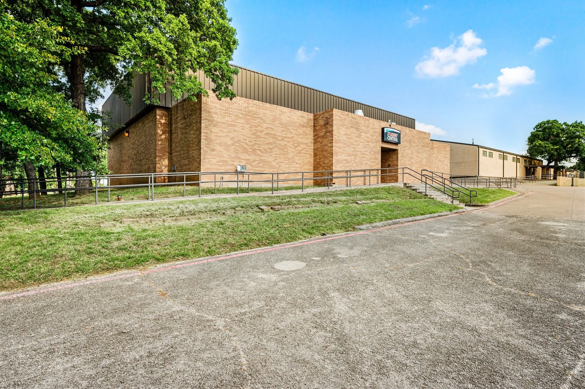 Office For Sale in Tarrant County , 1101 N Carroll Avenue, Southlake, Texas 76092, 0, 0, Garage spaces, 82,352 Sqft, built in 1962, Preowned, Price $13,300,000, mls#20970211, Real Estate Agent in Southlake, Homes For Sale in Tarrant county, Homes For Sale in Southlake, Realtor in Southlake Texas, Real Estate Brokerage Independent Realty Texas, Luminita Cordes Realtor