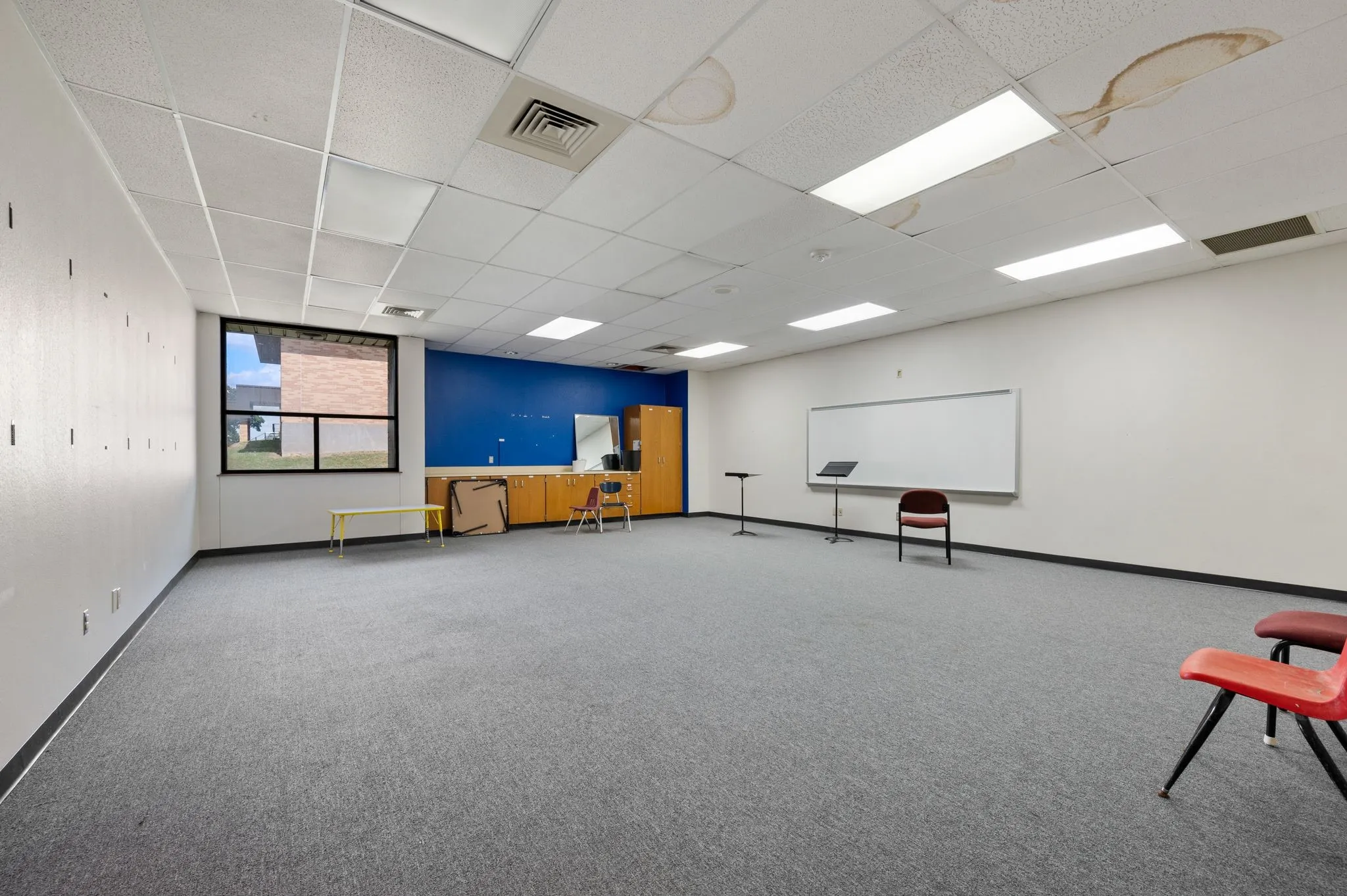 Office For Sale in Tarrant County , 1101 N Carroll Avenue, Southlake, Texas 76092, 0, 0, Garage spaces, 82,352 Sqft, built in 1962, Preowned, Price $13,300,000, mls#20970211, Real Estate Agent in Southlake, Homes For Sale in Tarrant county, Homes For Sale in Southlake, Realtor in Southlake Texas, Real Estate Brokerage Independent Realty Texas, Luminita Cordes Realtor