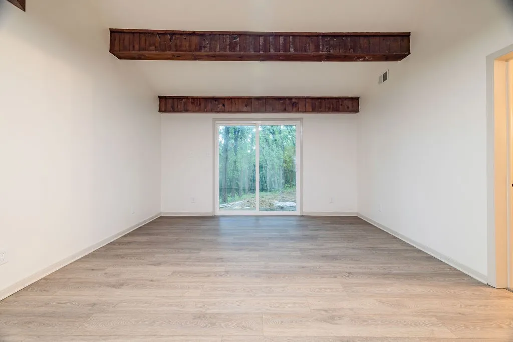 Single Family Residence For Sale in Grayson County , 598 Stagecoach Trail, Denison, Texas 75021, 3 Bedroom, 2 Bathroom, Garage spaces, 3,282 Sqft, built in 1981, Price $550,000, mls#20993308, Real Estate Agent in Denison, Homes For Sale in Grayson county, Homes For Sale in Denison, Realtor in Denison Texas, Real Estate Brokerage Independent Realty Texas, Luminita Cordes Realtor