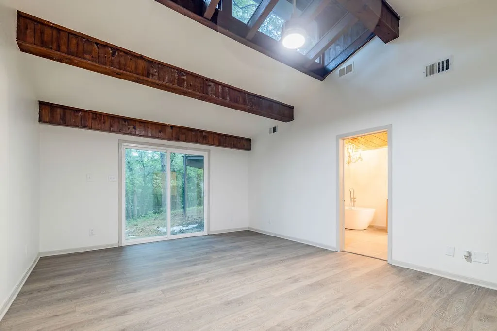 Single Family Residence For Sale in Grayson County , 598 Stagecoach Trail, Denison, Texas 75021, 3 Bedroom, 2 Bathroom, Garage spaces, 3,282 Sqft, built in 1981, Price $550,000, mls#20993308, Real Estate Agent in Denison, Homes For Sale in Grayson county, Homes For Sale in Denison, Realtor in Denison Texas, Real Estate Brokerage Independent Realty Texas, Luminita Cordes Realtor
