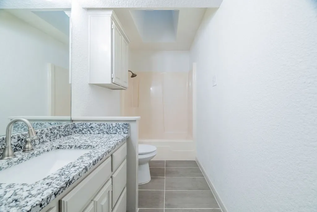 Single Family Residence For Sale in Grayson County , 598 Stagecoach Trail, Denison, Texas 75021, 3 Bedroom, 2 Bathroom, Garage spaces, 3,282 Sqft, built in 1981, Price $550,000, mls#20993308, Real Estate Agent in Denison, Homes For Sale in Grayson county, Homes For Sale in Denison, Realtor in Denison Texas, Real Estate Brokerage Independent Realty Texas, Luminita Cordes Realtor
