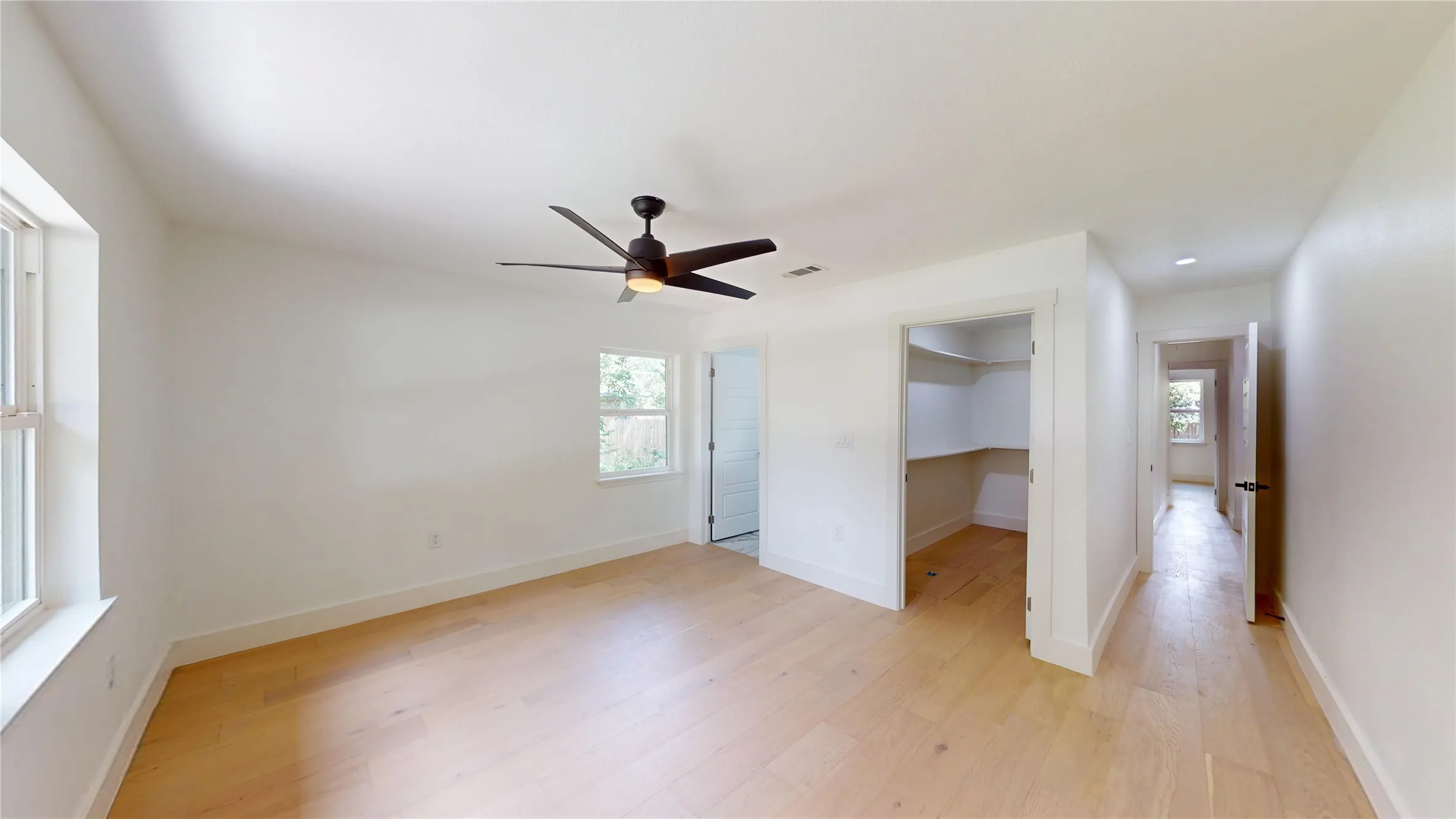 Single Family Residence For Sale in Dallas County , 7126 Edgerton Drive, Dallas, Texas 75231, 4 Bedroom, 4 Bathroom, Garage spaces, 2,570 Sqft, built in 1955, Preowned, mls#20990332, Real Estate Agent in Dallas, Homes For Sale in Dallas county, Homes For Sale in Dallas, Realtor in Dallas Texas, Real Estate Brokerage Independent Realty Texas, Luminita Cordes Realtor