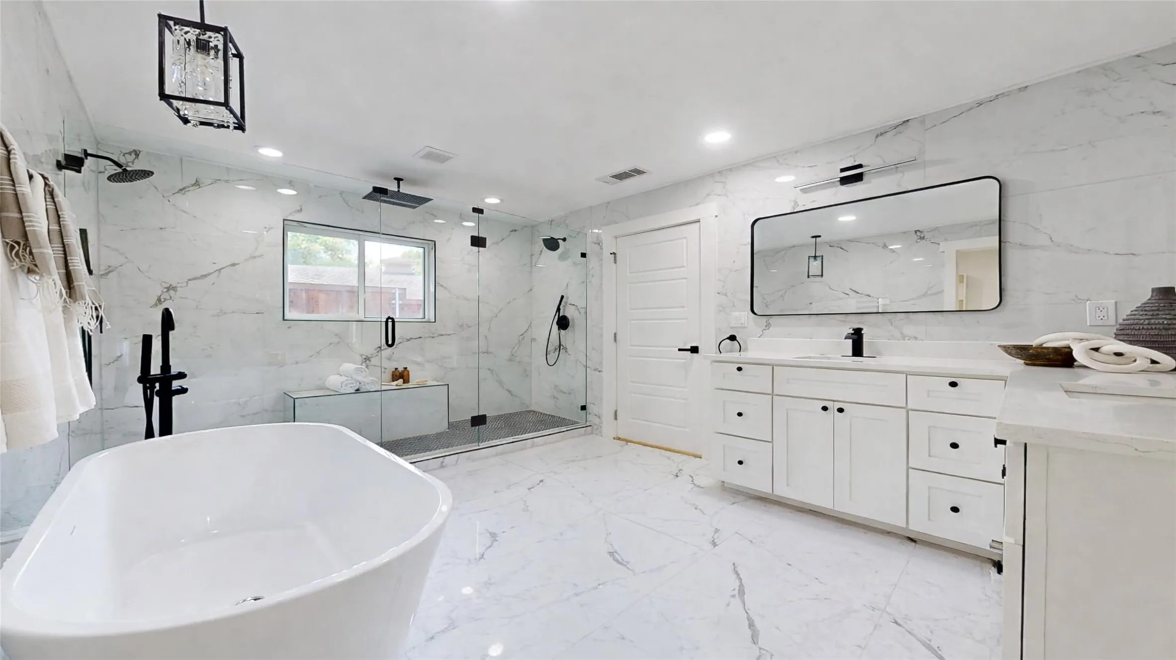 Single Family Residence For Sale in Dallas County , 7126 Edgerton Drive, Dallas, Texas 75231, 4 Bedroom, 4 Bathroom, Garage spaces, 2,570 Sqft, built in 1955, Preowned, mls#20990332, Real Estate Agent in Dallas, Homes For Sale in Dallas county, Homes For Sale in Dallas, Realtor in Dallas Texas, Real Estate Brokerage Independent Realty Texas, Luminita Cordes Realtor