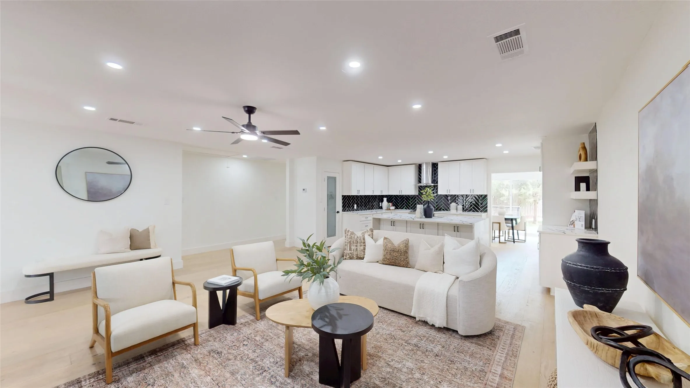 Single Family Residence For Sale in Dallas County , 7126 Edgerton Drive, Dallas, Texas 75231, 4 Bedroom, 4 Bathroom, Garage spaces, 2,570 Sqft, built in 1955, Preowned, mls#20990332, Real Estate Agent in Dallas, Homes For Sale in Dallas county, Homes For Sale in Dallas, Realtor in Dallas Texas, Real Estate Brokerage Independent Realty Texas, Luminita Cordes Realtor