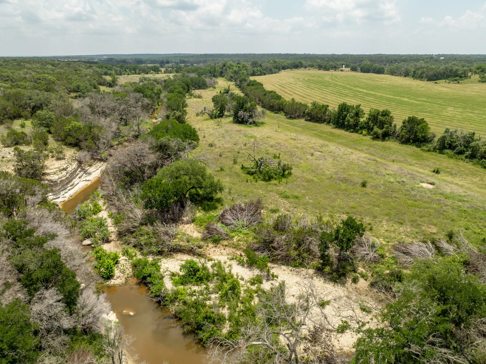 Farm For Sale in Coryell County , 5315 Fm 932, Jonesboro, Texas 76538, 3 Bedrooms, 2 Bathrooms, 2 Garage spaces, 1,812 Sqft, built in 1966, Preowned, Price $4,999,500, mls#20993775, Real Estate Agent in Jonesboro, Homes For Sale in Coryell county, Homes For Sale in Jonesboro, Realtor in Jonesboro Texas, Real Estate Brokerage Independent Realty Texas, Luminita Cordes Realtor