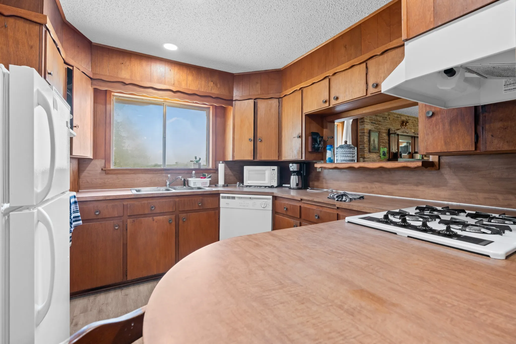 Farm For Sale in Coryell County , 5315 Fm 932, Jonesboro, Texas 76538, 3 Bedrooms, 2 Bathrooms, 2 Garage spaces, 1,812 Sqft, built in 1966, Preowned, Price $4,999,500, mls#20993775, Real Estate Agent in Jonesboro, Homes For Sale in Coryell county, Homes For Sale in Jonesboro, Realtor in Jonesboro Texas, Real Estate Brokerage Independent Realty Texas, Luminita Cordes Realtor