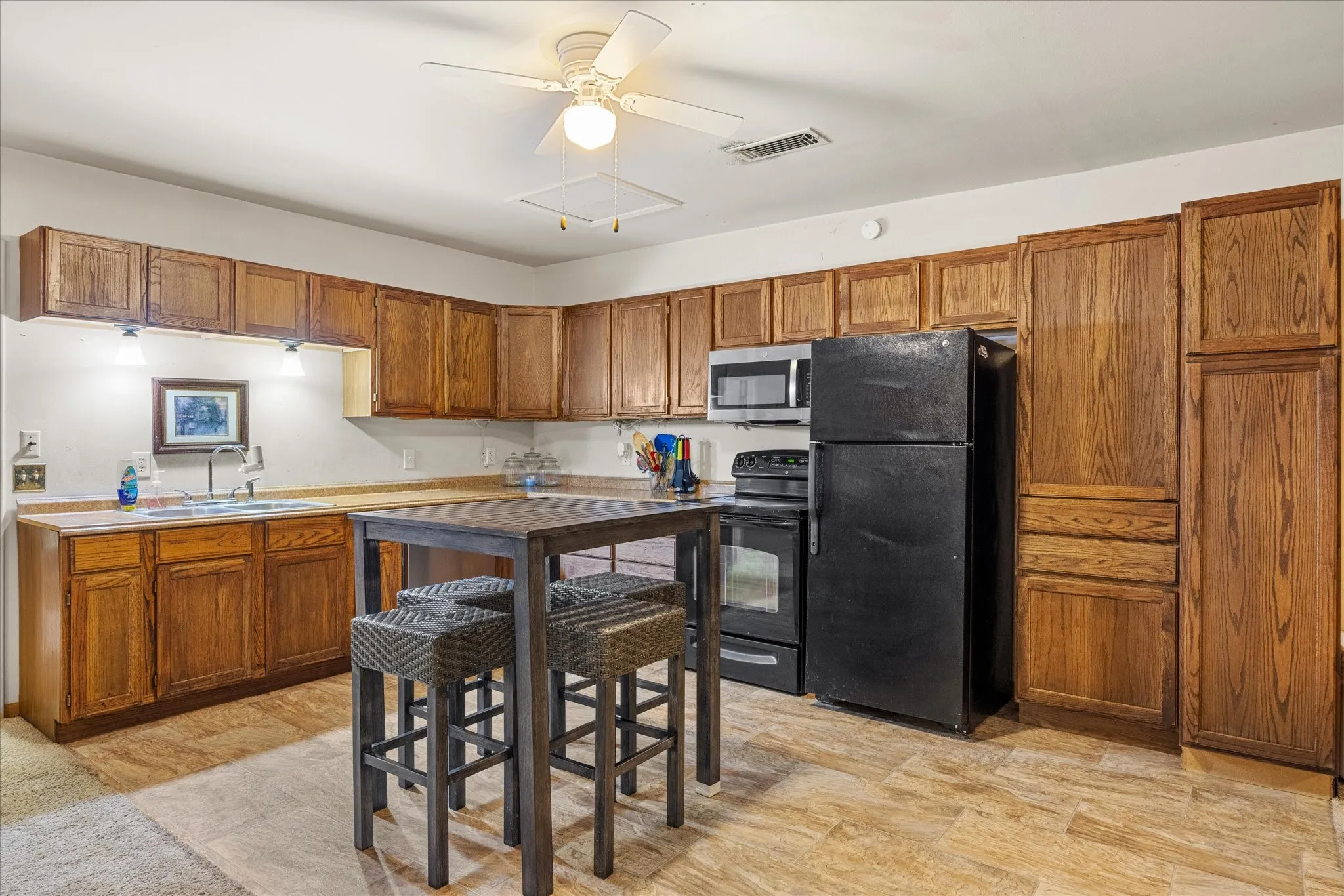 Office For Sale in Somervell County , 300 E Elm Street, Glen Rose, Texas 76043, 0, 0, Garage spaces, 0 Sqft, built in 1940, Preowned, Price $800,000, mls#20991676, Real Estate Agent in Glen Rose, Homes For Sale in Somervell county, Homes For Sale in Glen Rose, Realtor in Glen Rose Texas, Real Estate Brokerage Independent Realty Texas, Luminita Cordes Realtor