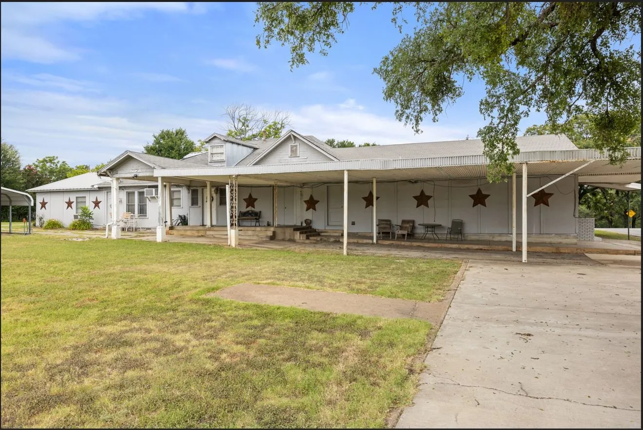 Office For Sale in Somervell County , 300 E Elm Street, Glen Rose, Texas 76043, 0, 0, Garage spaces, 0 Sqft, built in 1940, Preowned, Price $800,000, mls#20991676, Real Estate Agent in Glen Rose, Homes For Sale in Somervell county, Homes For Sale in Glen Rose, Realtor in Glen Rose Texas, Real Estate Brokerage Independent Realty Texas, Luminita Cordes Realtor