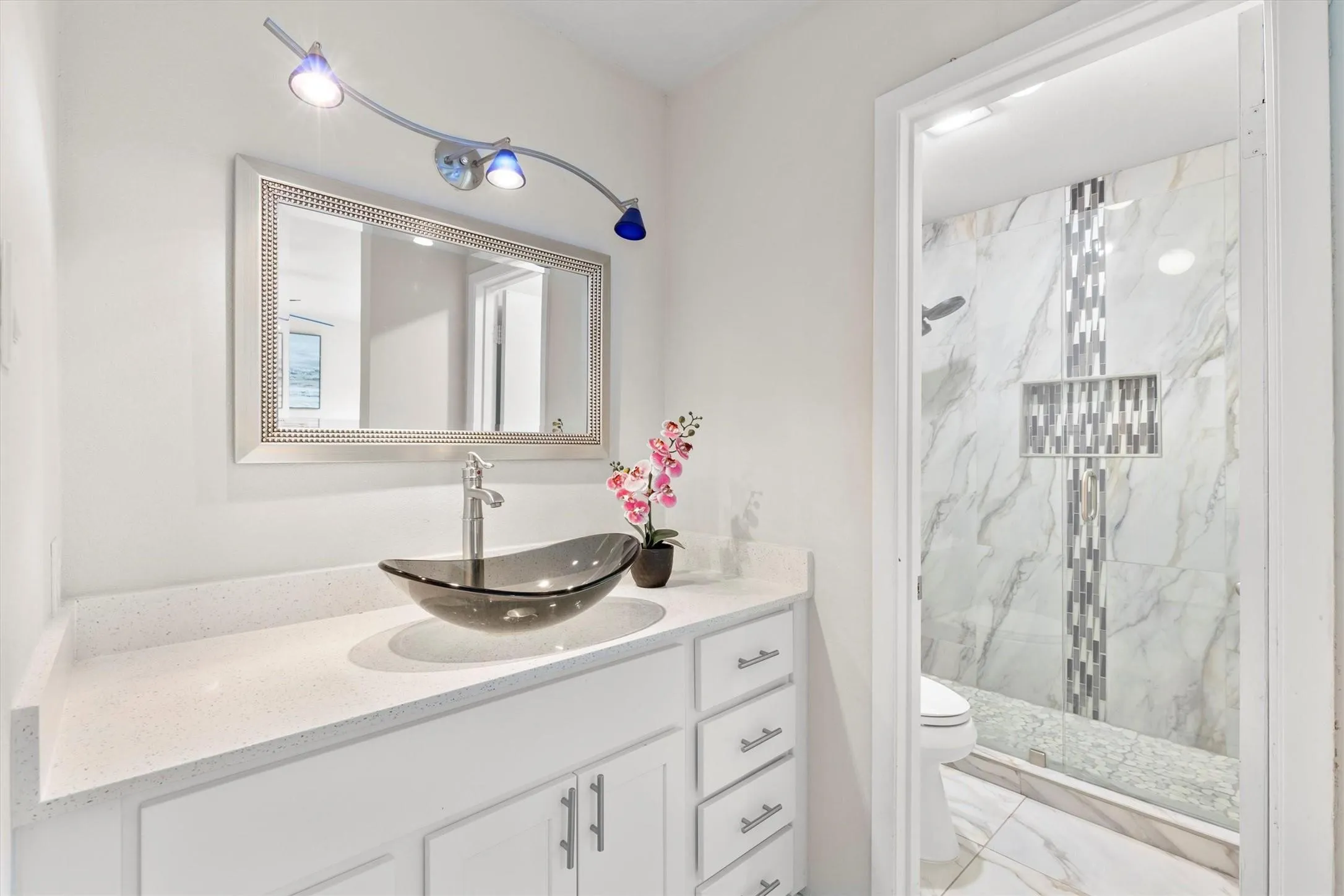 1614 Aurora Dr Richardson TX 75081 - Bathroom
