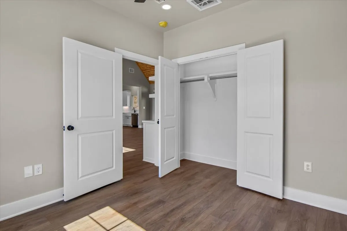 Single Family Residence For Sale in Smith County , 1001 Mallard Drive, Lindale, Texas 75771, 4 Bedroom, 3 Bathroom, 2 Garage spaces, 2,462 Sqft, built in 2024, New Construction - Complete, mls#20994076, Real Estate Agent in Lindale, Homes For Sale in Smith county, Homes For Sale in Lindale, Realtor in Lindale Texas, Real Estate Brokerage Independent Realty Texas, Luminita Cordes Realtor