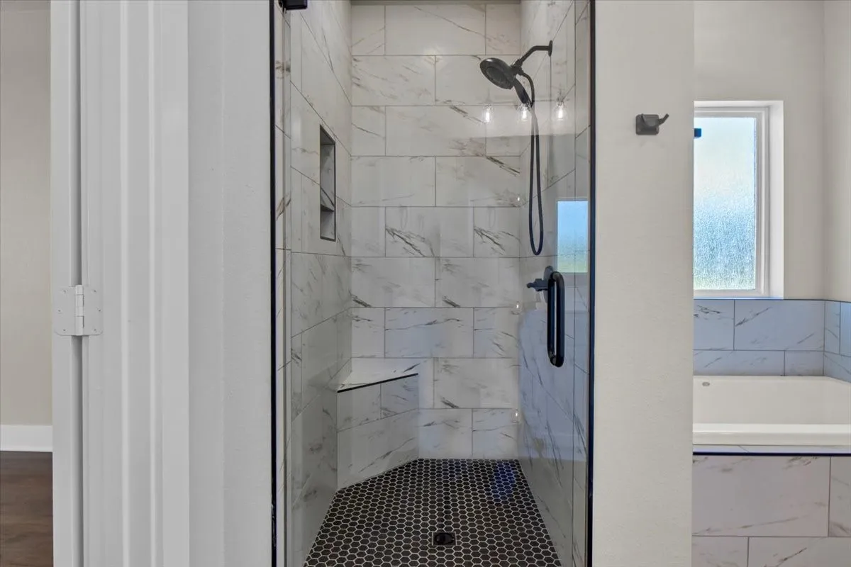 Single Family Residence For Sale in Smith County , 1001 Mallard Drive, Lindale, Texas 75771, 4 Bedroom, 3 Bathroom, 2 Garage spaces, 2,462 Sqft, built in 2024, New Construction - Complete, mls#20994076, Real Estate Agent in Lindale, Homes For Sale in Smith county, Homes For Sale in Lindale, Realtor in Lindale Texas, Real Estate Brokerage Independent Realty Texas, Luminita Cordes Realtor