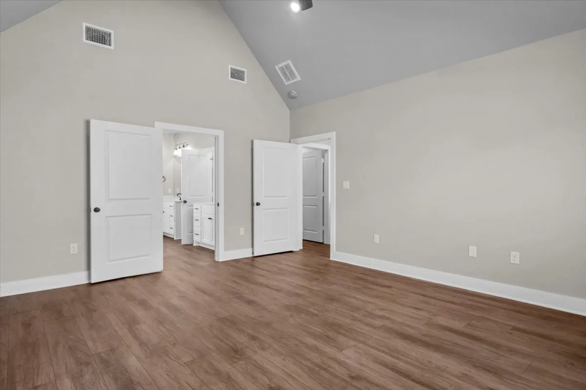 Single Family Residence For Sale in Smith County , 1001 Mallard Drive, Lindale, Texas 75771, 4 Bedroom, 3 Bathroom, 2 Garage spaces, 2,462 Sqft, built in 2024, New Construction - Complete, mls#20994076, Real Estate Agent in Lindale, Homes For Sale in Smith county, Homes For Sale in Lindale, Realtor in Lindale Texas, Real Estate Brokerage Independent Realty Texas, Luminita Cordes Realtor