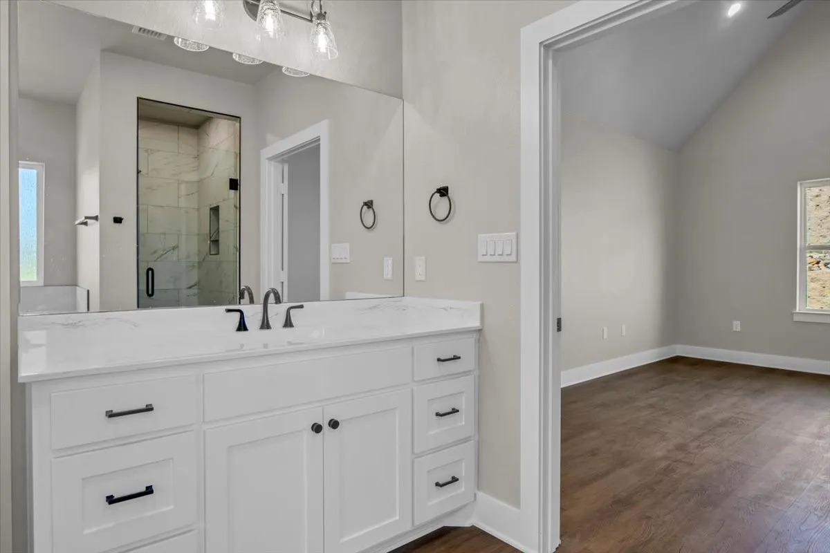 Single Family Residence For Sale in Smith County , 1001 Mallard Drive, Lindale, Texas 75771, 4 Bedroom, 3 Bathroom, 2 Garage spaces, 2,462 Sqft, built in 2024, New Construction - Complete, mls#20994076, Real Estate Agent in Lindale, Homes For Sale in Smith county, Homes For Sale in Lindale, Realtor in Lindale Texas, Real Estate Brokerage Independent Realty Texas, Luminita Cordes Realtor