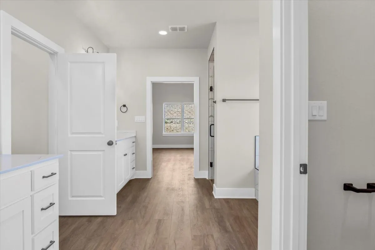Single Family Residence For Sale in Smith County , 1001 Mallard Drive, Lindale, Texas 75771, 4 Bedroom, 3 Bathroom, 2 Garage spaces, 2,462 Sqft, built in 2024, New Construction - Complete, mls#20994076, Real Estate Agent in Lindale, Homes For Sale in Smith county, Homes For Sale in Lindale, Realtor in Lindale Texas, Real Estate Brokerage Independent Realty Texas, Luminita Cordes Realtor