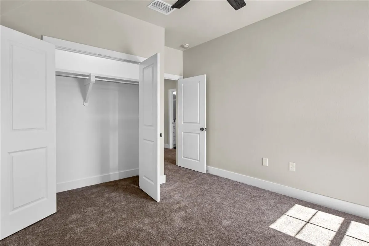 Single Family Residence For Sale in Smith County , 1001 Mallard Drive, Lindale, Texas 75771, 4 Bedroom, 3 Bathroom, 2 Garage spaces, 2,462 Sqft, built in 2024, New Construction - Complete, mls#20994076, Real Estate Agent in Lindale, Homes For Sale in Smith county, Homes For Sale in Lindale, Realtor in Lindale Texas, Real Estate Brokerage Independent Realty Texas, Luminita Cordes Realtor