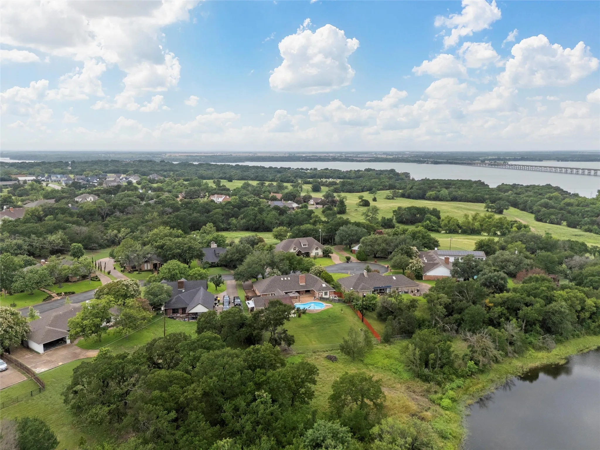 Single Family Residence For Sale in Mc Lennan County , 8216 Teakwood Drive, Woodway, Texas 76712, 5 Bedroom, 3 Bathroom, Garage spaces, 3,317 Sqft, built in 1984, mls#20984461, Real Estate Agent in Woodway, Homes For Sale in Mc Lennan county, Homes For Sale in Woodway, Realtor in Woodway Texas, Real Estate Brokerage Independent Realty Texas, Luminita Cordes Realtor