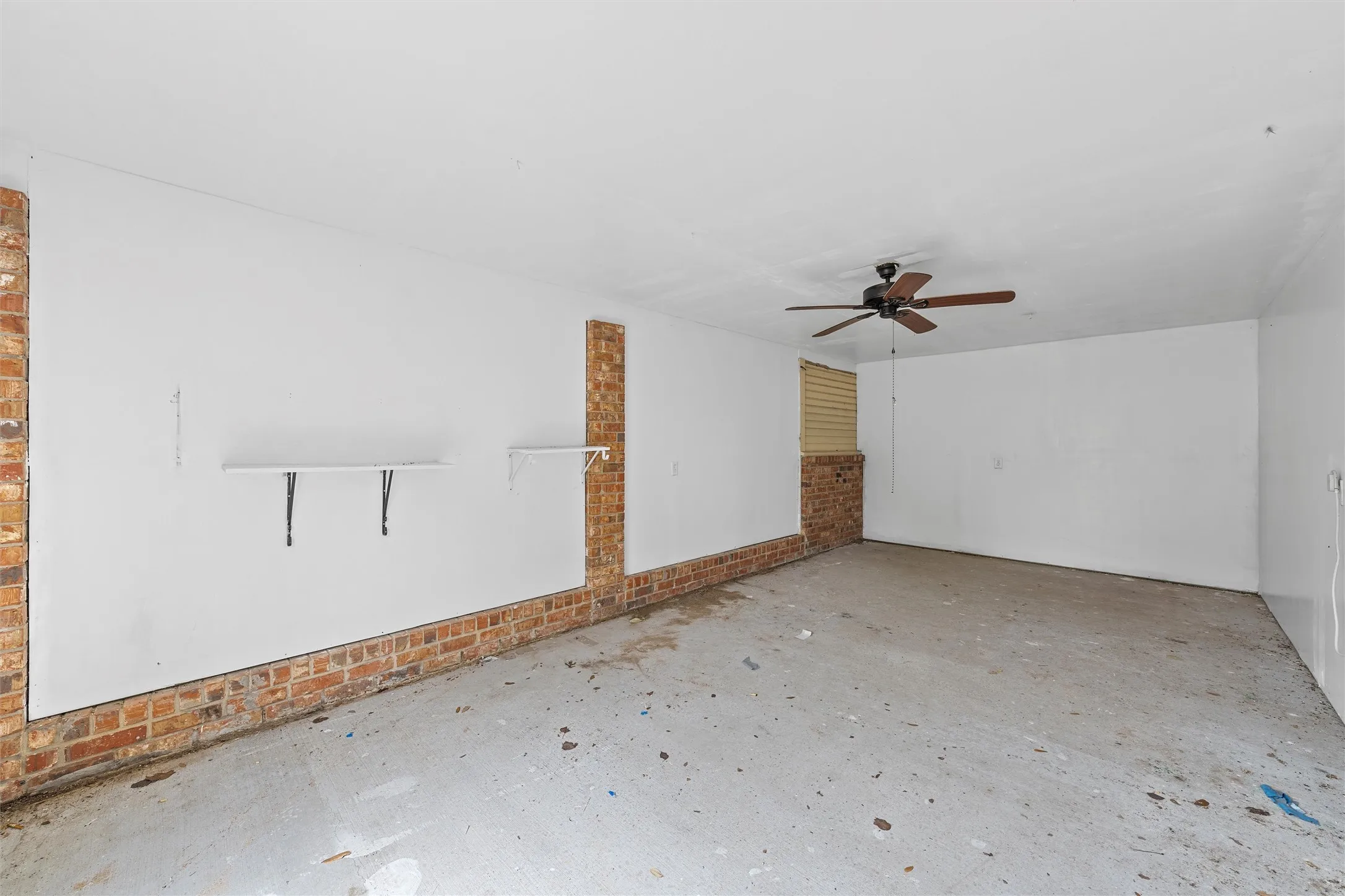 Single Family Residence For Sale in Mc Lennan County , 8216 Teakwood Drive, Woodway, Texas 76712, 5 Bedroom, 3 Bathroom, Garage spaces, 3,317 Sqft, built in 1984, mls#20984461, Real Estate Agent in Woodway, Homes For Sale in Mc Lennan county, Homes For Sale in Woodway, Realtor in Woodway Texas, Real Estate Brokerage Independent Realty Texas, Luminita Cordes Realtor