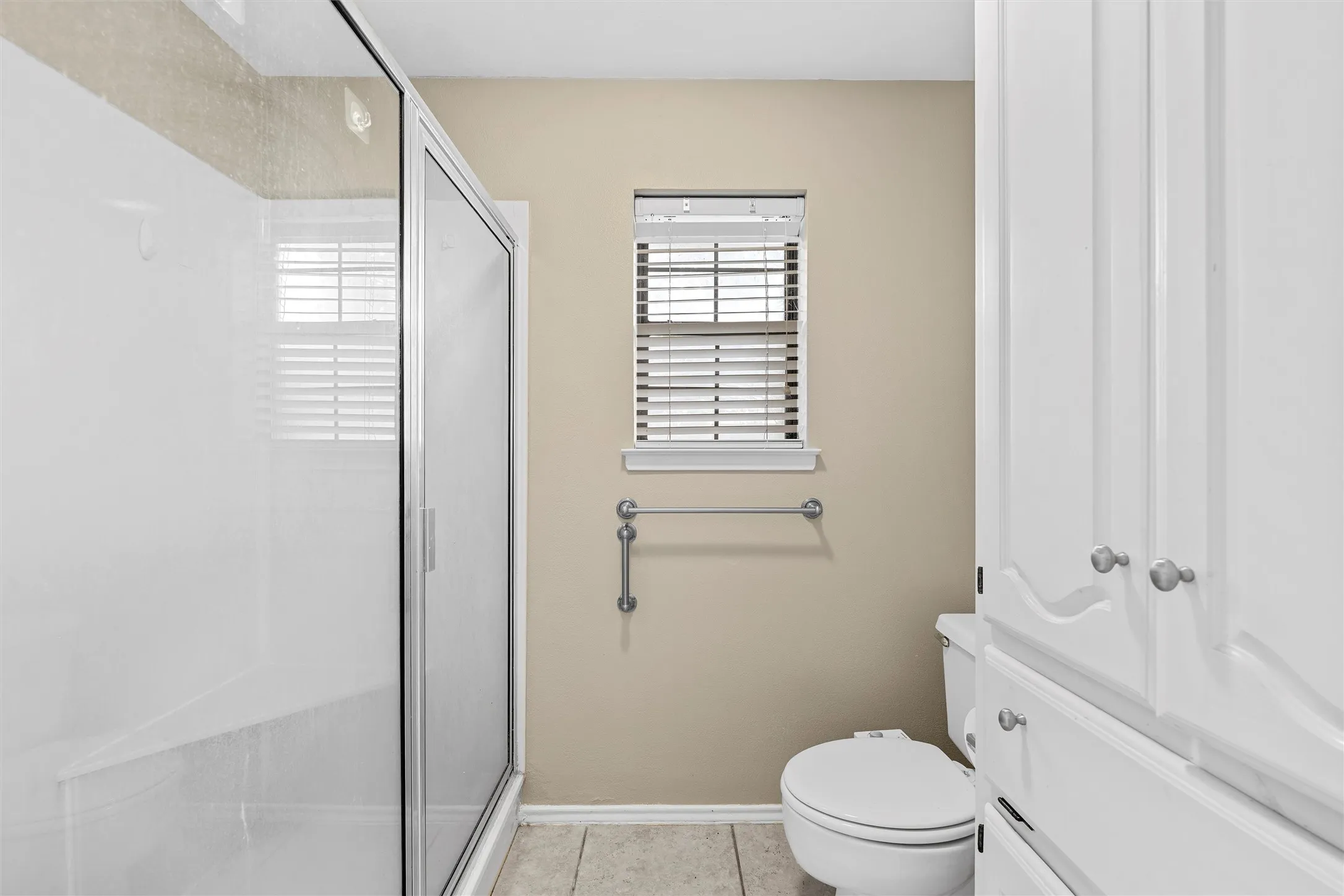 Single Family Residence For Sale in Mc Lennan County , 8216 Teakwood Drive, Woodway, Texas 76712, 5 Bedroom, 3 Bathroom, Garage spaces, 3,317 Sqft, built in 1984, mls#20984461, Real Estate Agent in Woodway, Homes For Sale in Mc Lennan county, Homes For Sale in Woodway, Realtor in Woodway Texas, Real Estate Brokerage Independent Realty Texas, Luminita Cordes Realtor