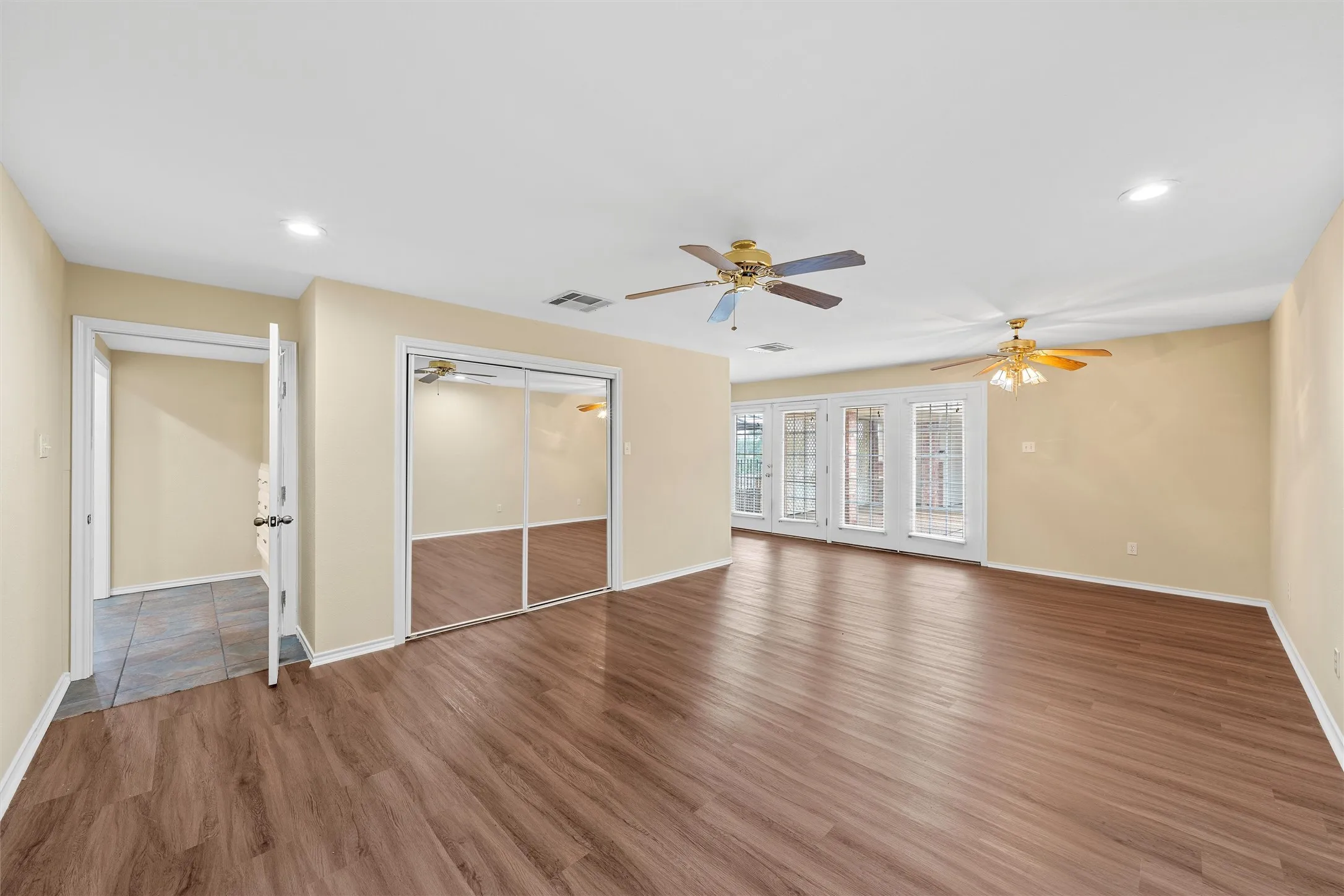Single Family Residence For Sale in Mc Lennan County , 8216 Teakwood Drive, Woodway, Texas 76712, 5 Bedroom, 3 Bathroom, Garage spaces, 3,317 Sqft, built in 1984, mls#20984461, Real Estate Agent in Woodway, Homes For Sale in Mc Lennan county, Homes For Sale in Woodway, Realtor in Woodway Texas, Real Estate Brokerage Independent Realty Texas, Luminita Cordes Realtor