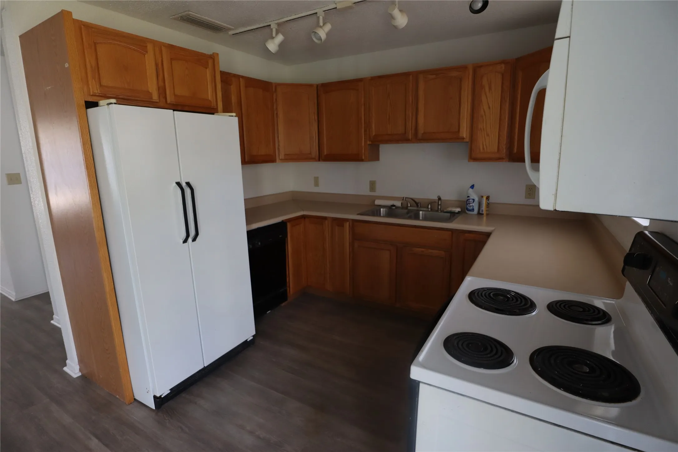 Single Family Residence For Sale in Eastland County , 1223 Meadowbrook Street, Ranger, Texas 76470, 4 Bedrooms, 2 Bathrooms, 2 Garage spaces, 1,288 Sqft, built in 1982, Price $153,000, mls#20994414, Real Estate Agent in Ranger, Homes For Sale in Eastland county, Homes For Sale in Ranger, Realtor in Ranger Texas, Real Estate Brokerage Independent Realty Texas, Luminita Cordes Realtor
